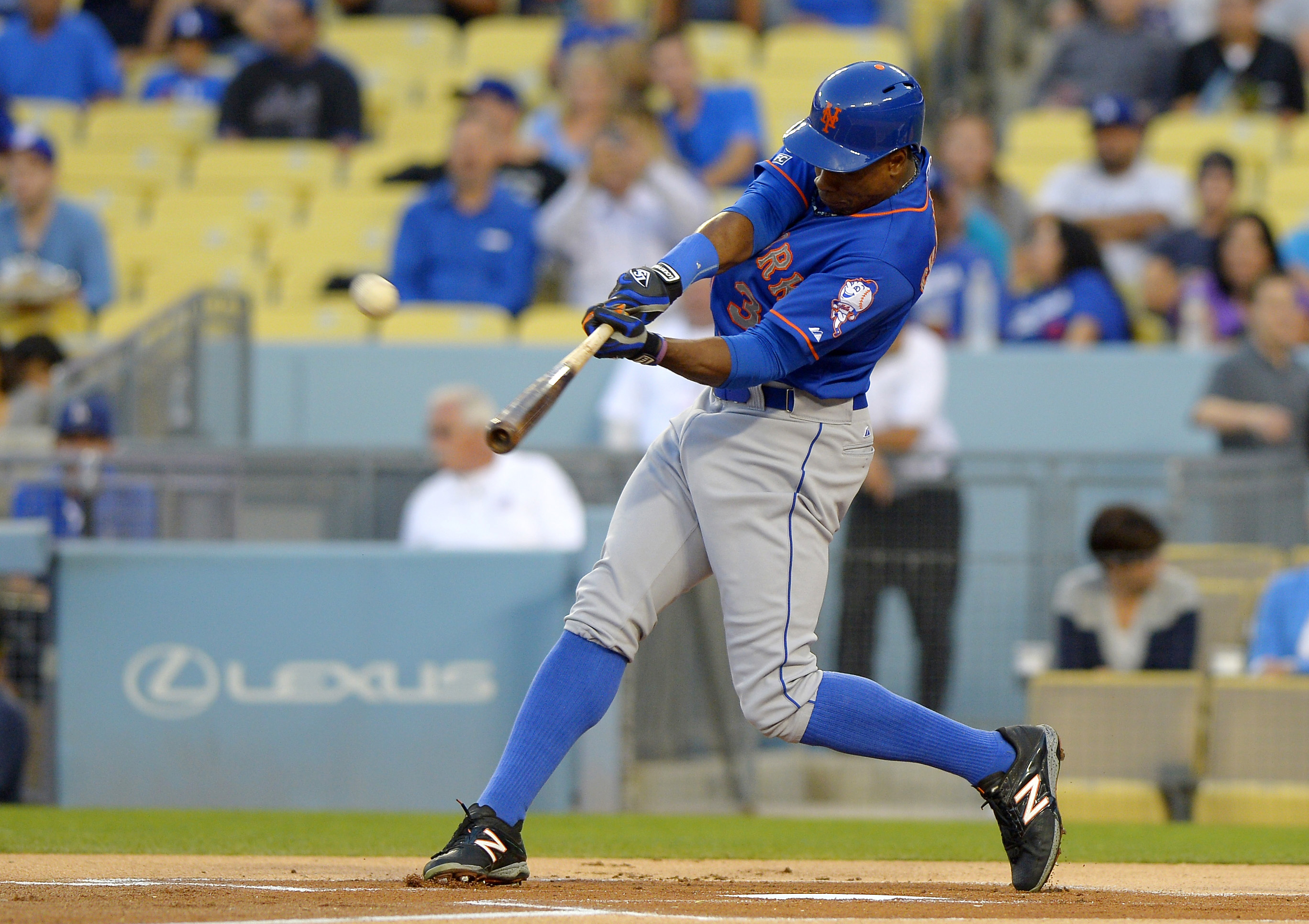 Mets make 4 errors in 6-2 loss to Dodgers