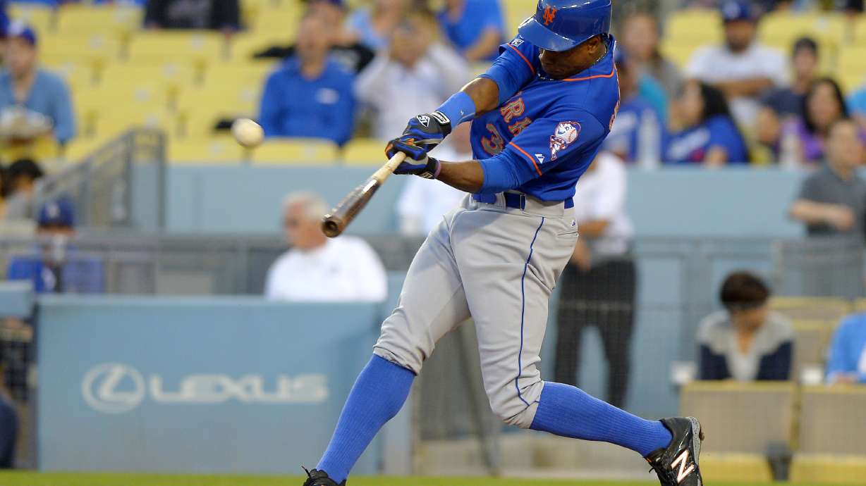 Mets make 4 errors in 6-2 loss to Dodgers