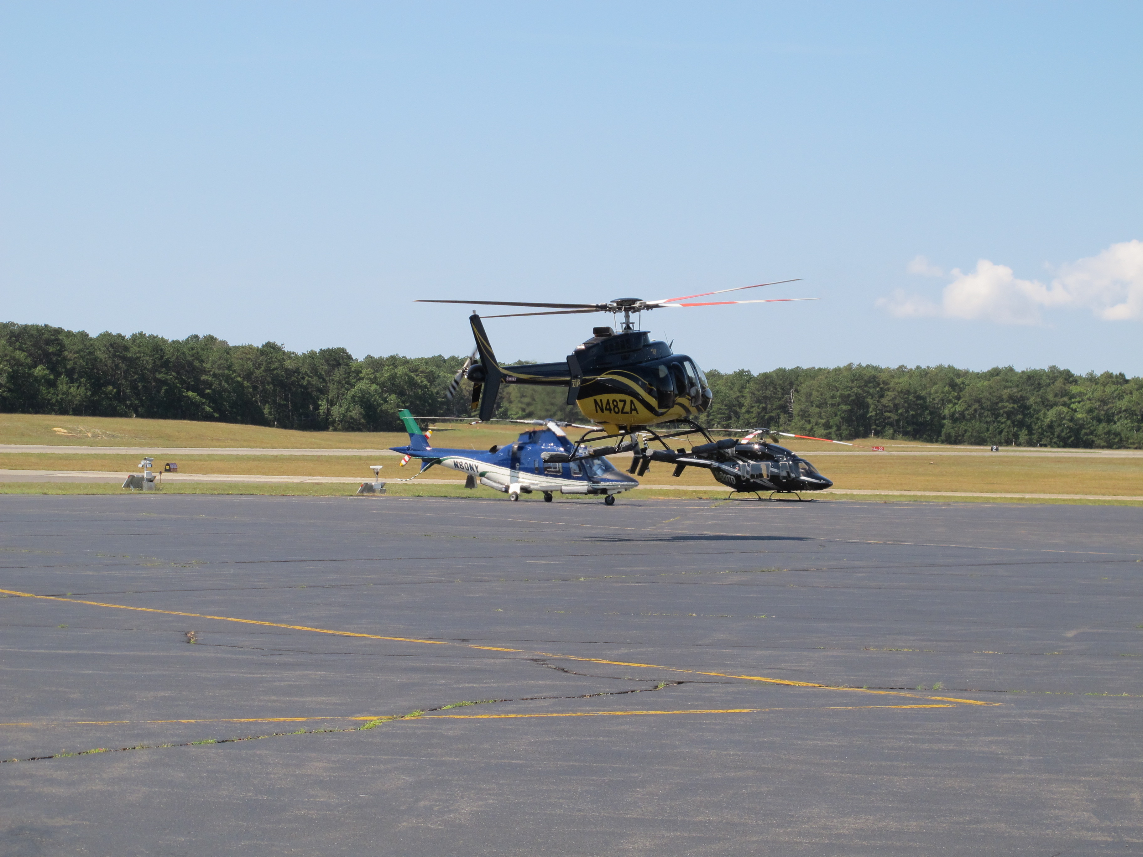 Noise from the sky is buzzkill in ritzy Hamptons