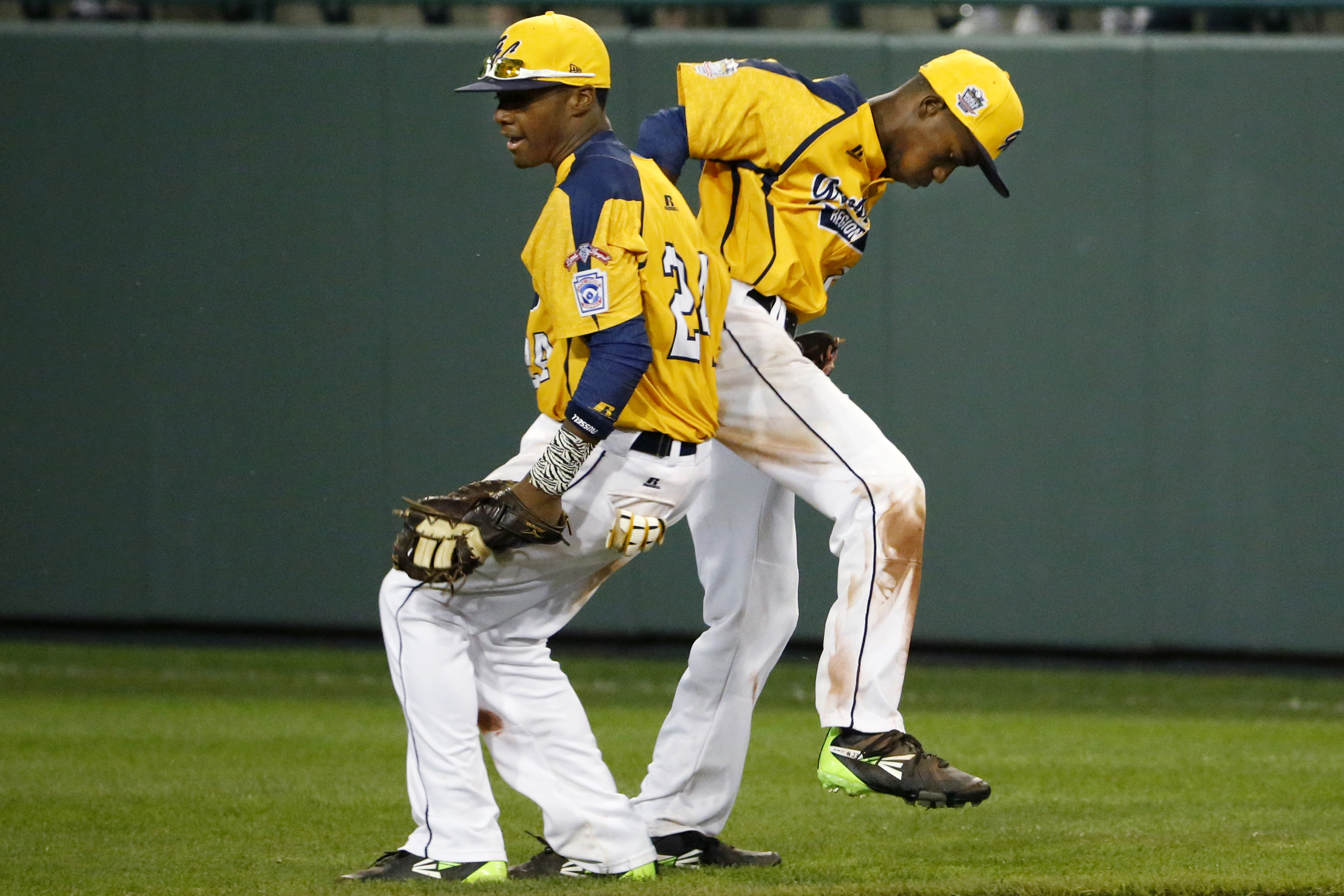 Jackie Robinson West inspires hope, Chicago pride