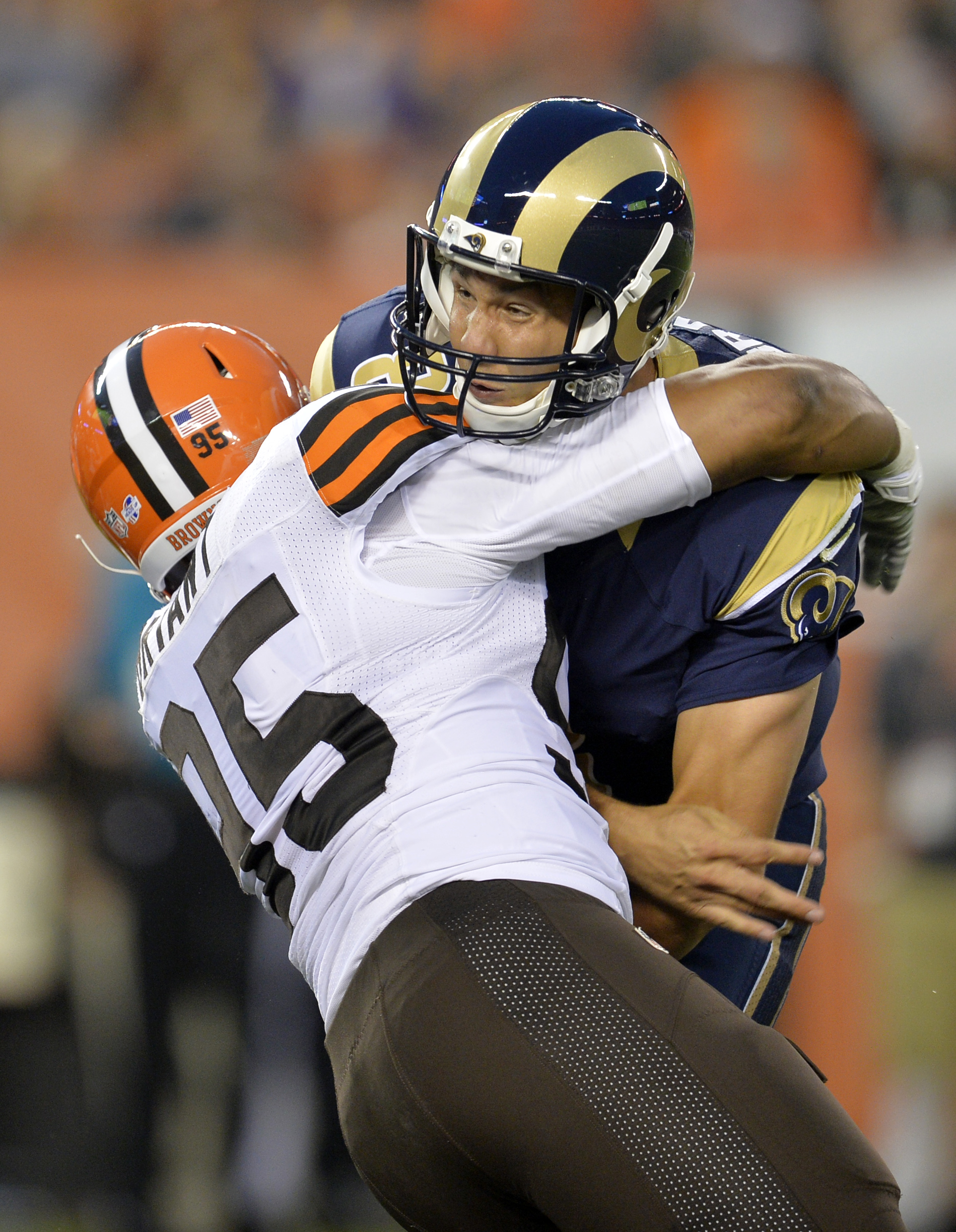Rams QB Sam Bradford reinjures knee in 1st quarter