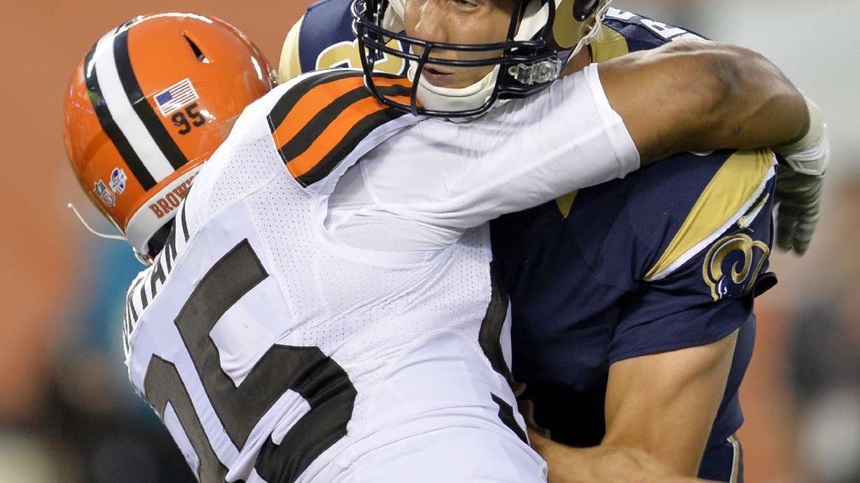 Rams QB Sam Bradford reinjures knee in 1st quarter