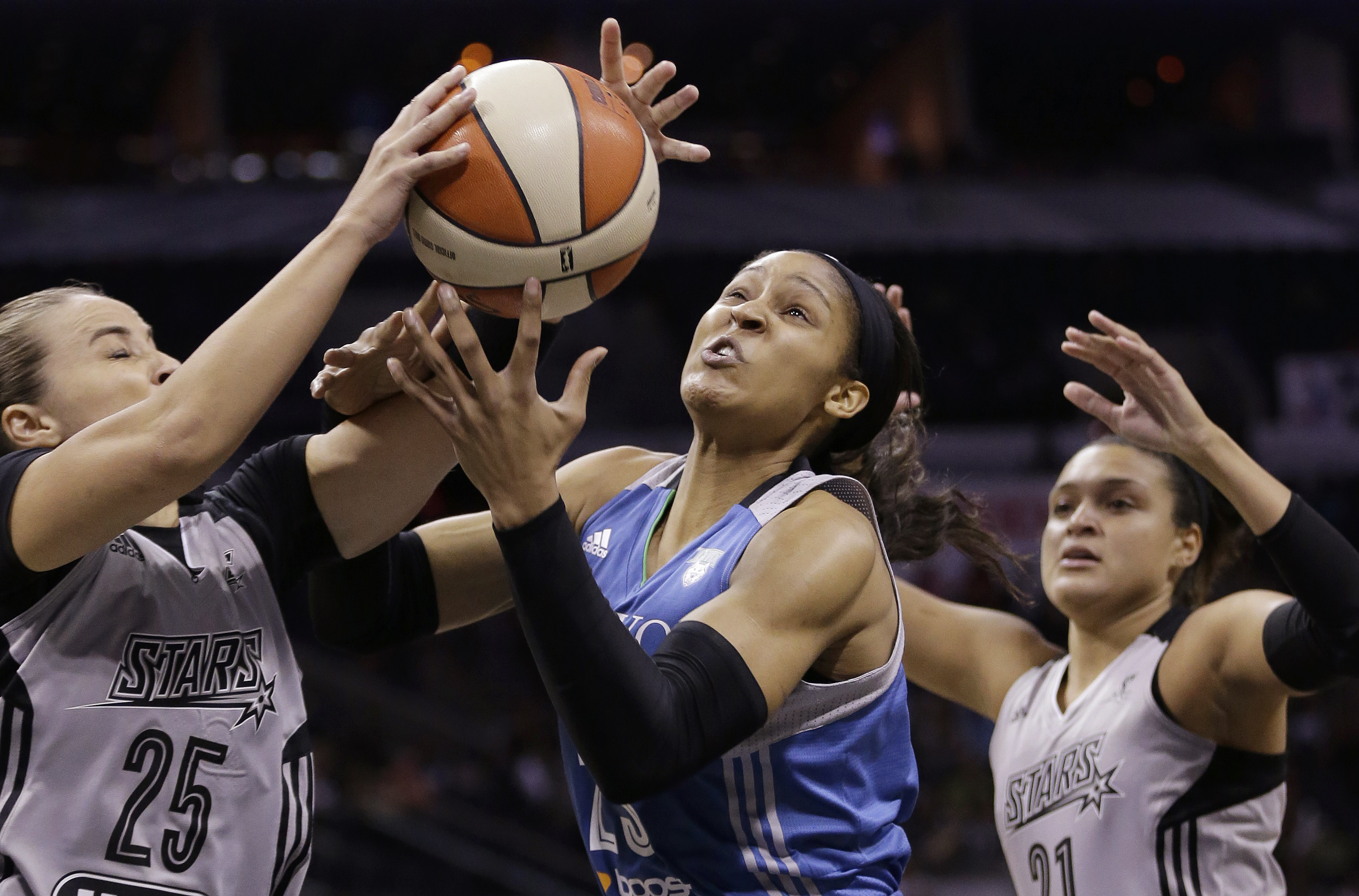 Whalen, Lynx eliminate Hammon and Stars with win