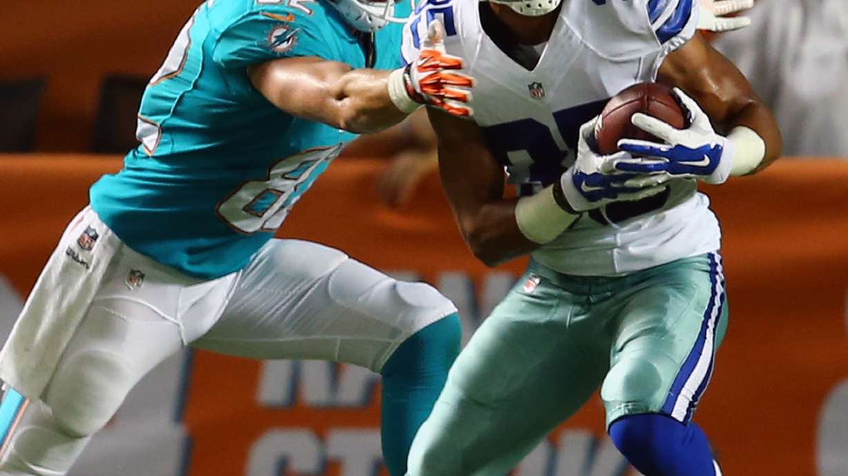 Dolphins rally past Cowboys, 25-20