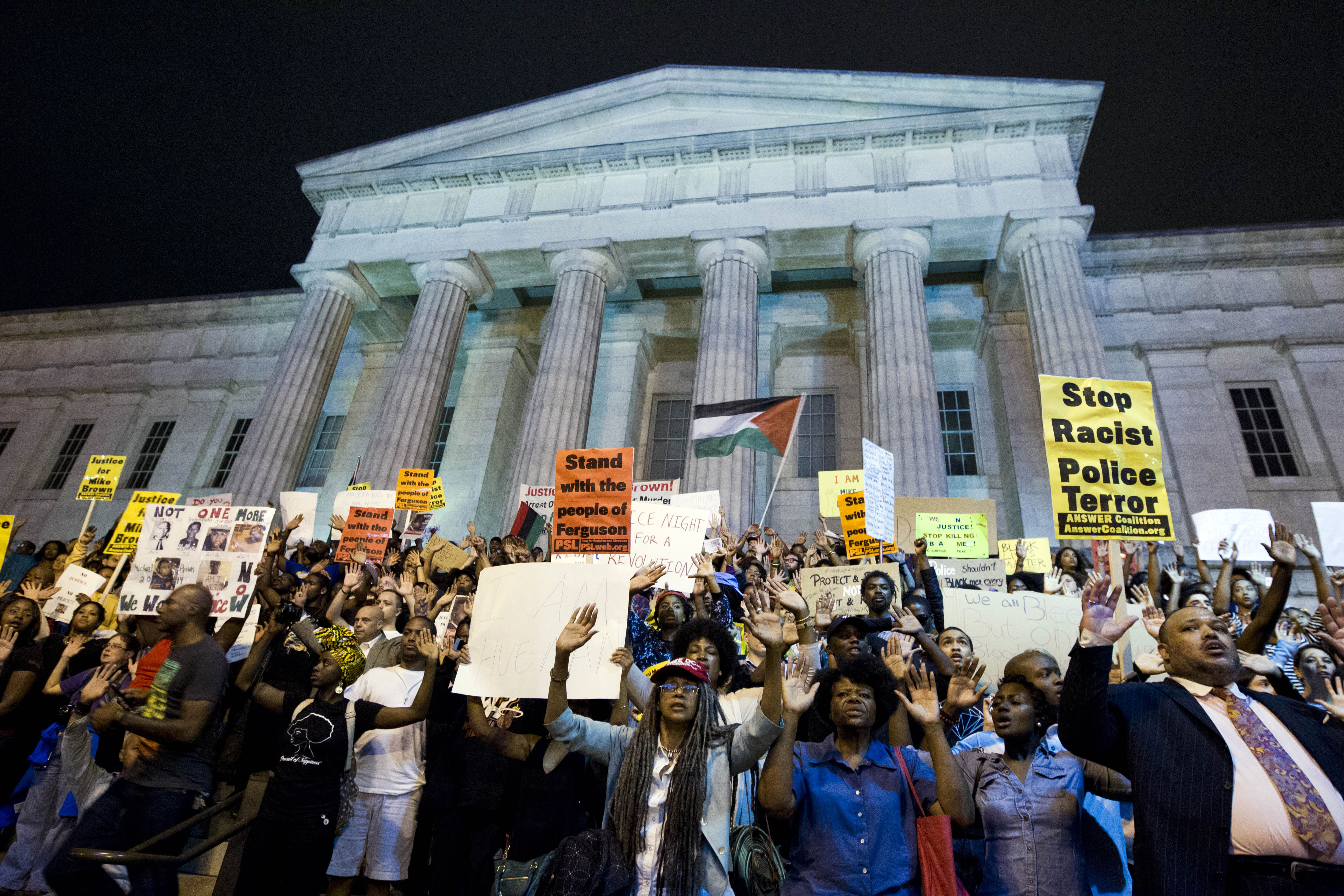 White House aides to attend Michael Brown funeral