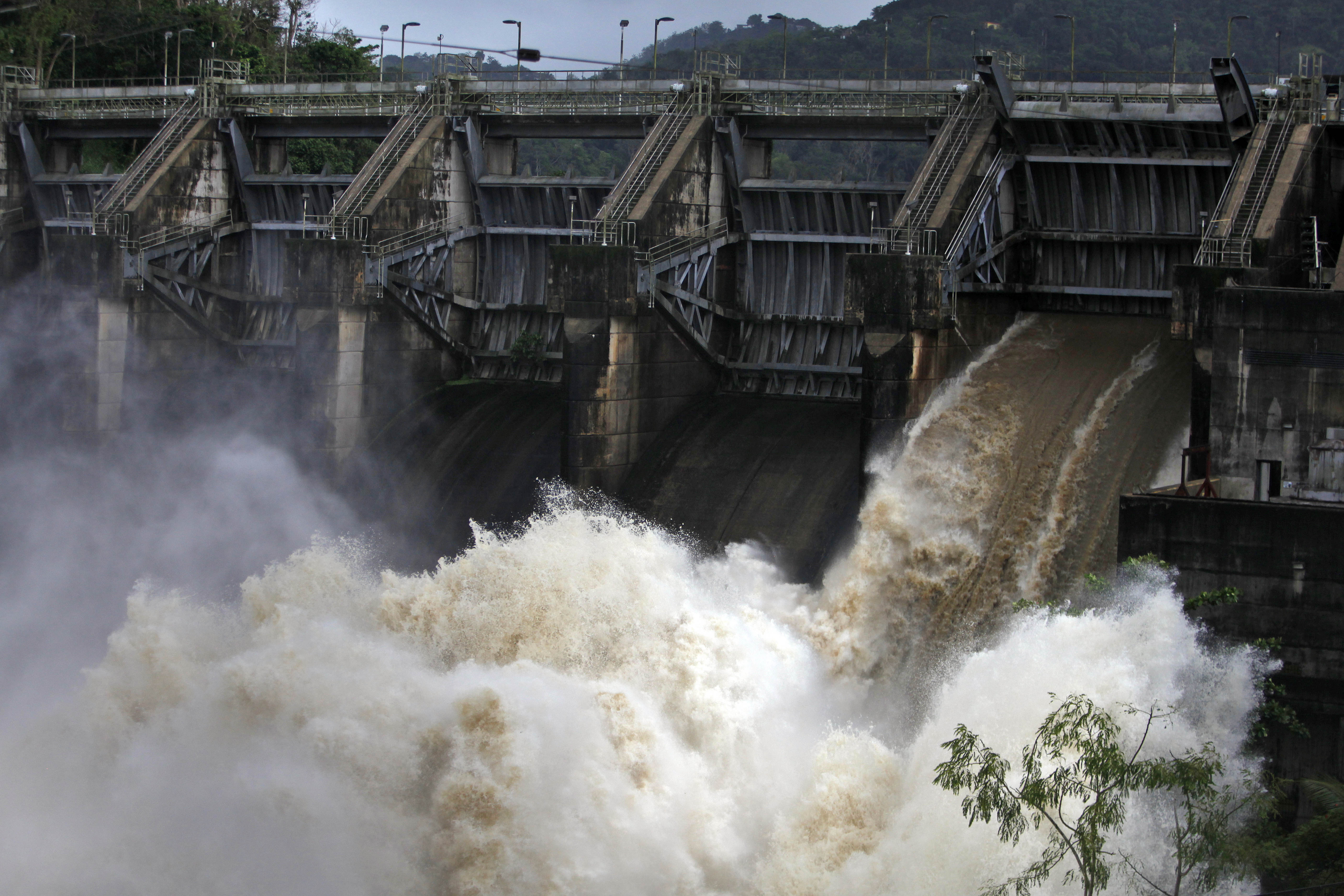 Cristobal's pelting rains lash southeast Bahamas