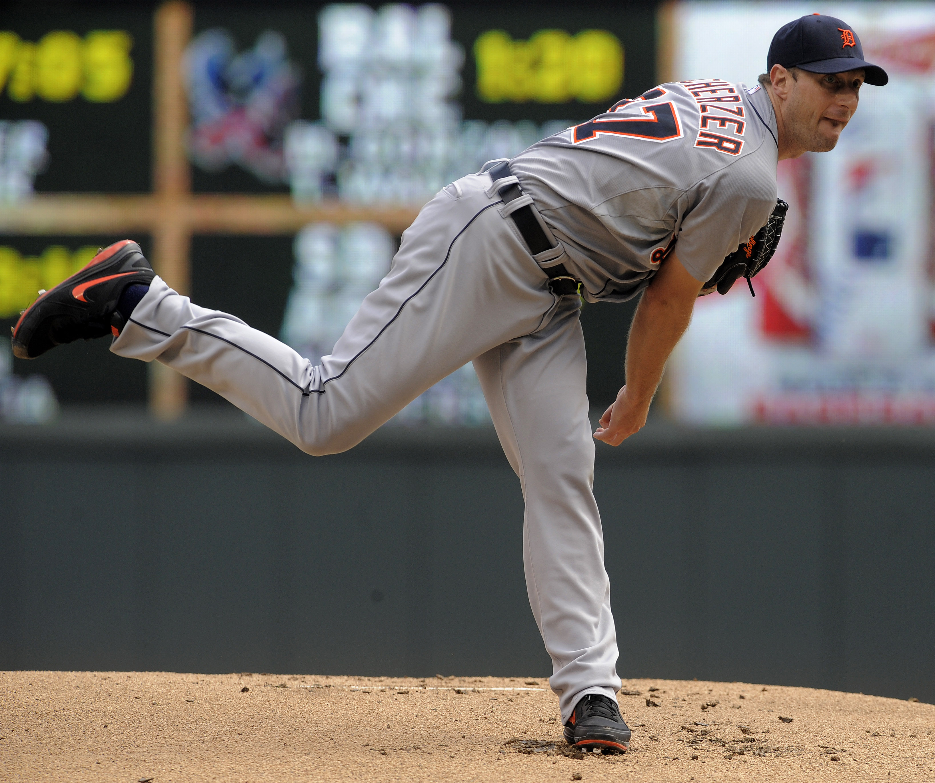 Martinez has 4 RBIs to pace Tigers over Twins
