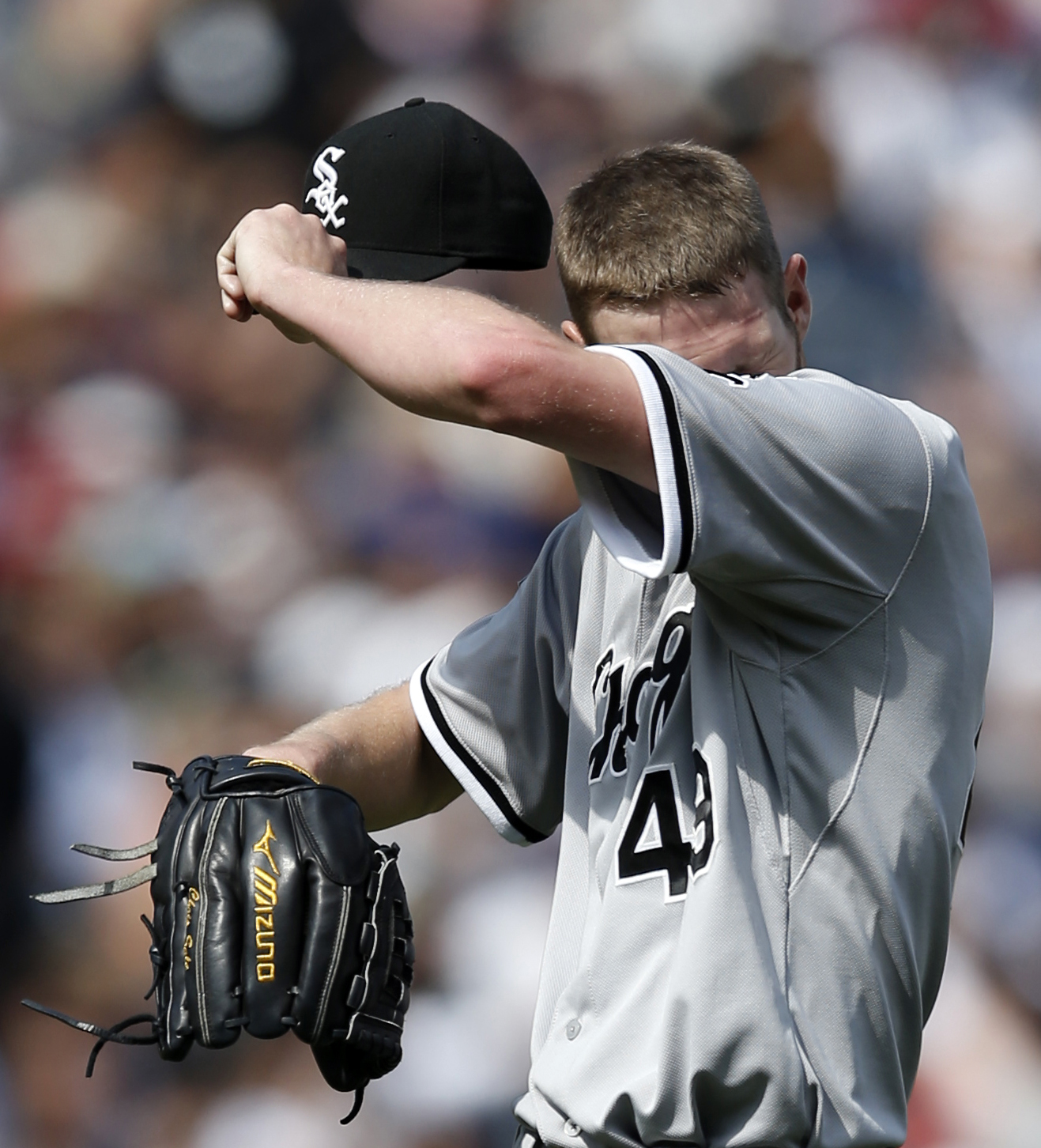 Sale squanders lead, White Sox lose to Yanks in 10