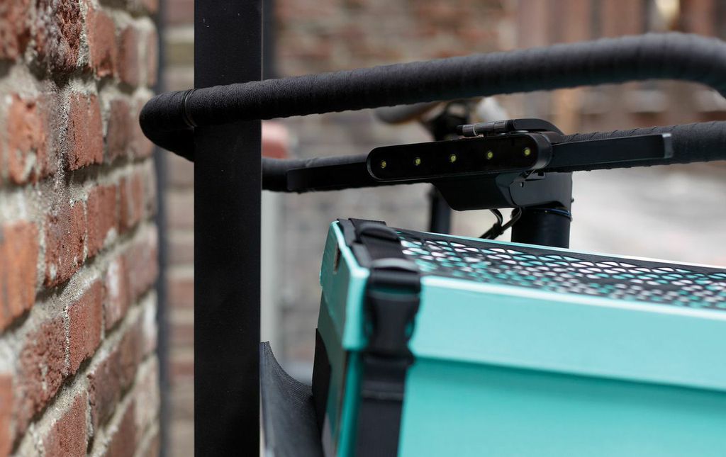 New bike locks itself to poles
