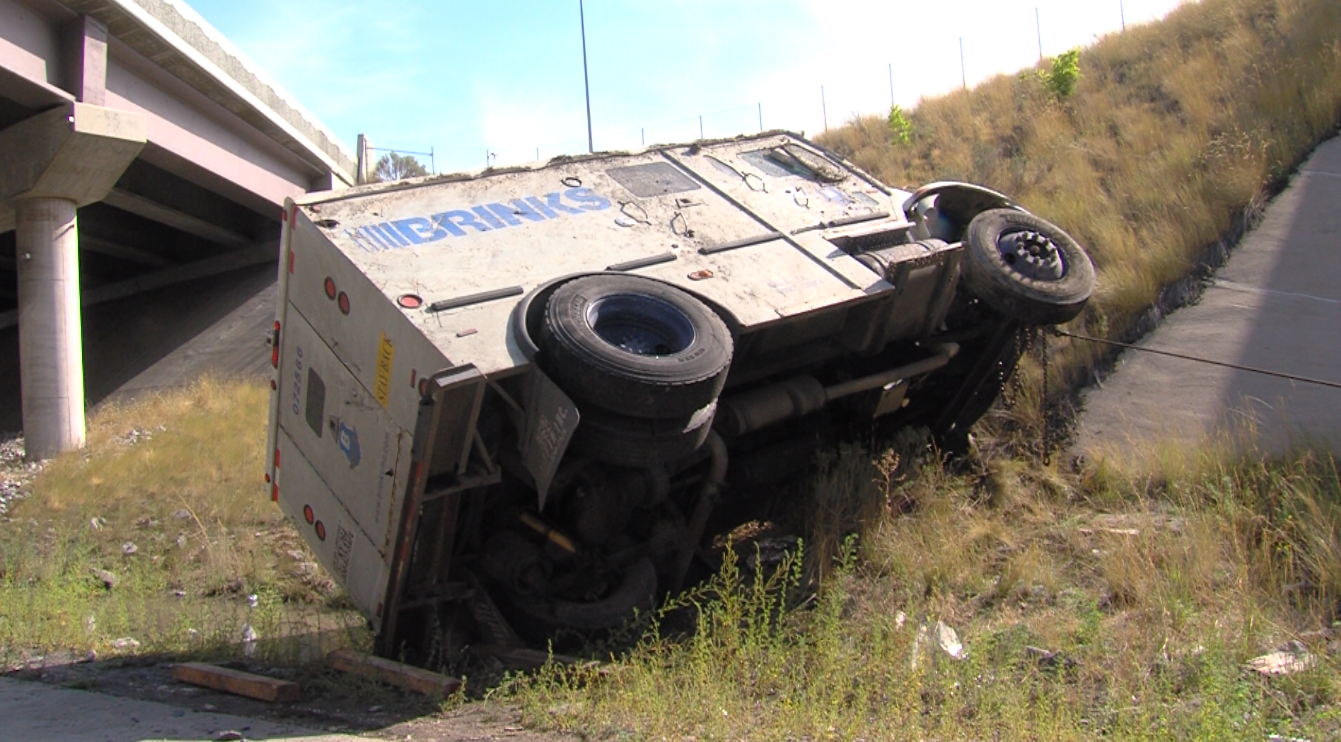 2 suffer minor injures in armored car accident