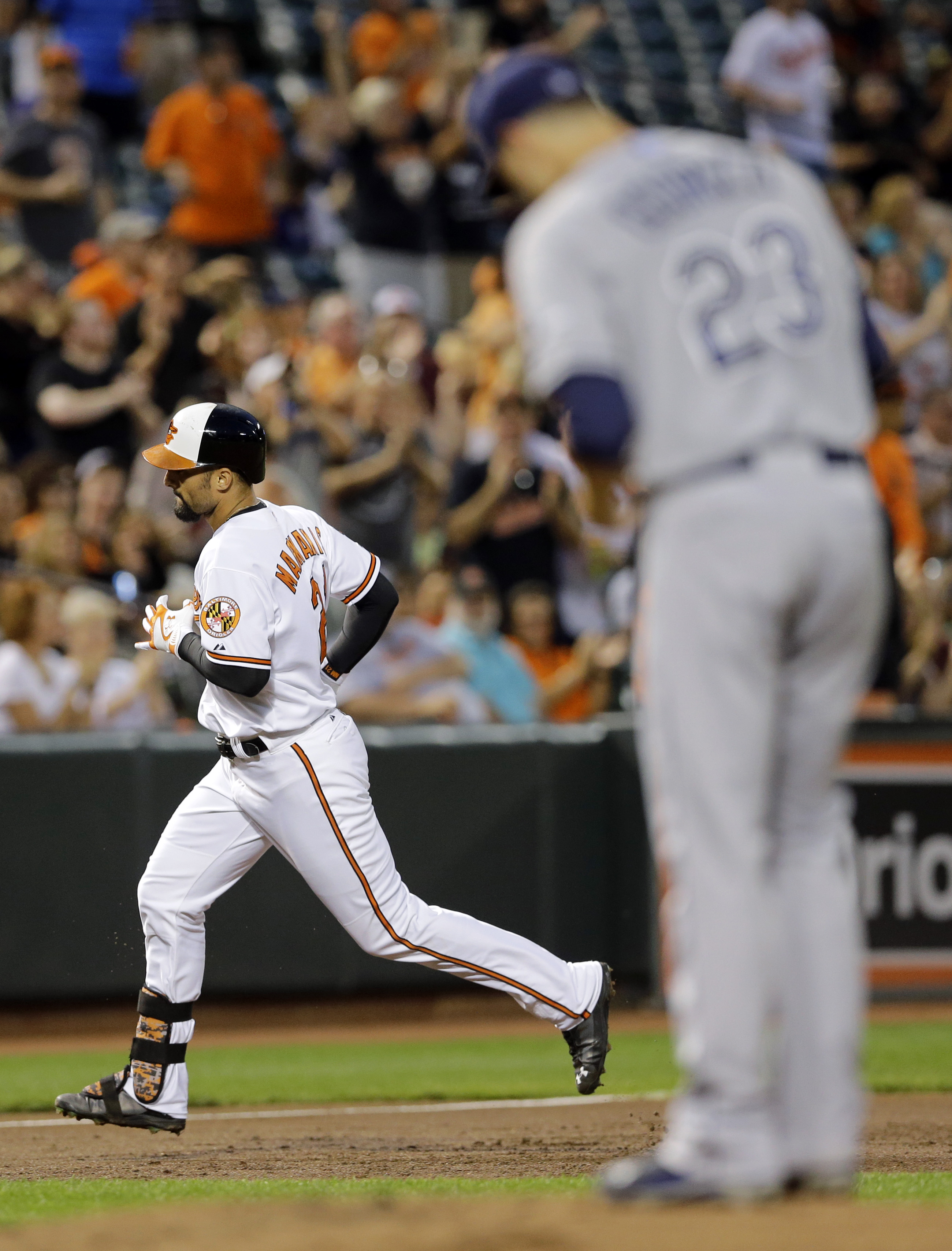 Orioles hit 5 HRs in 9-1 win over Rays