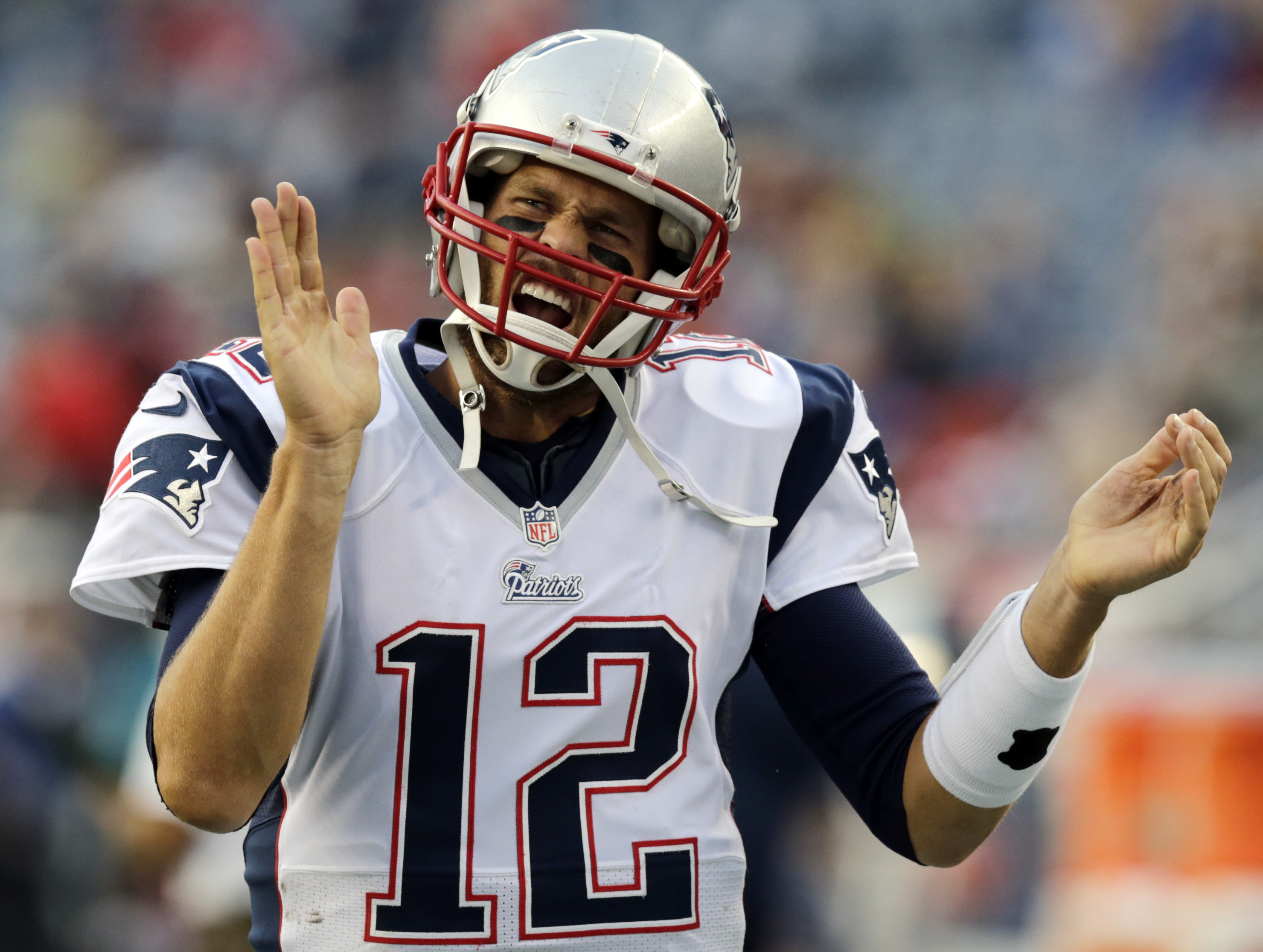 Gronk's health key to success of Patriots, Brady