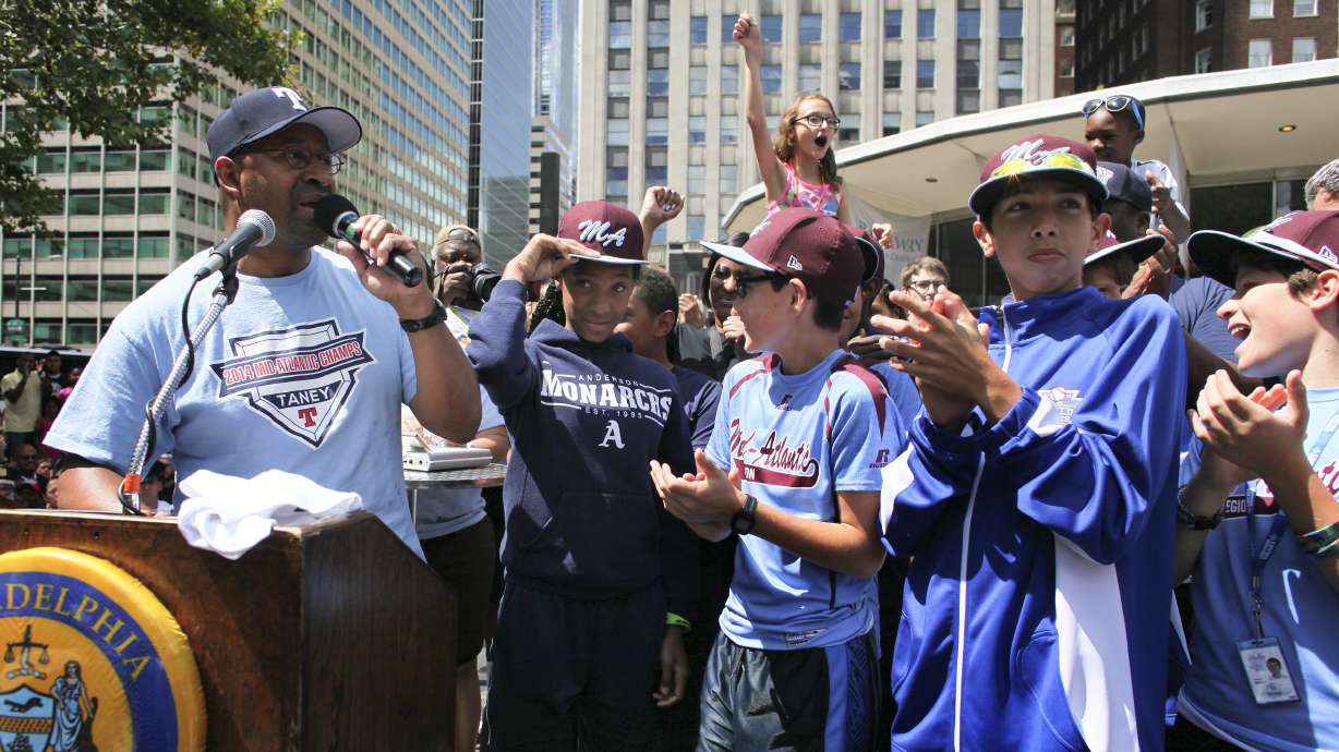 Philadelphia honors Little League team with parade