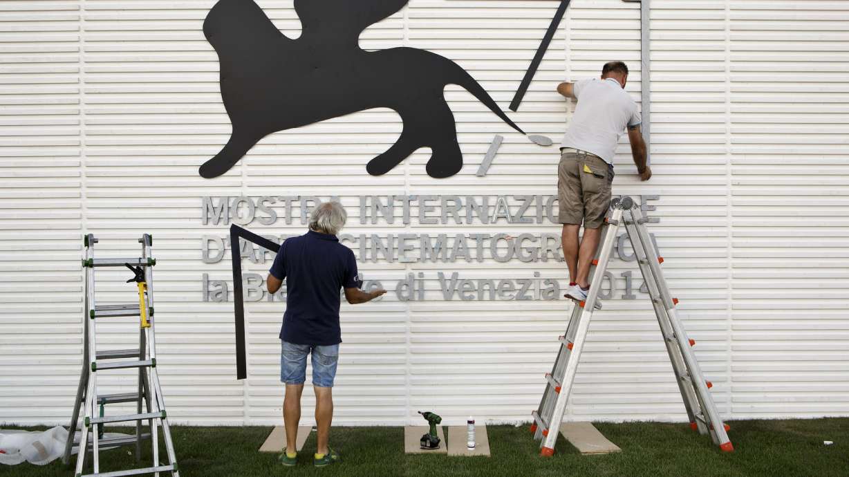 Keaton hailed in Venice Film Fest opener 'Birdman'