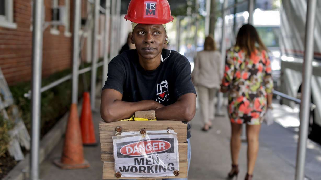 Few women in construction; recruiting efforts rise