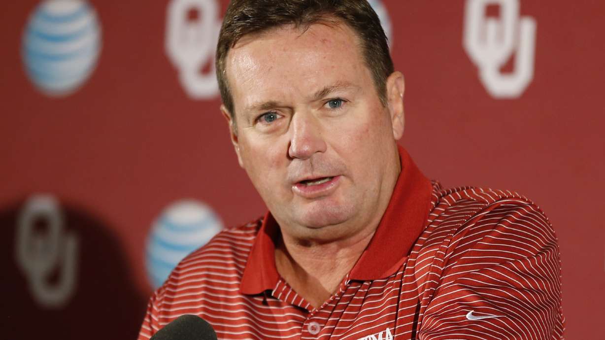 Oklahoma coach Stoops takes nothing for granted