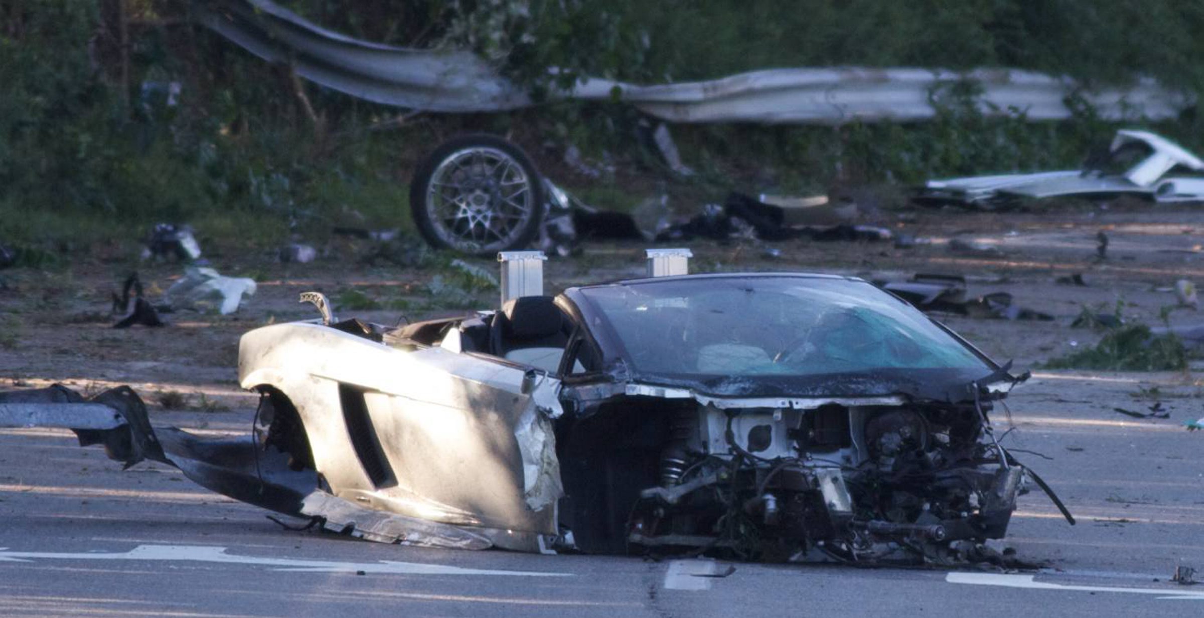 Teen taking Lamborghini test drive dies in crash