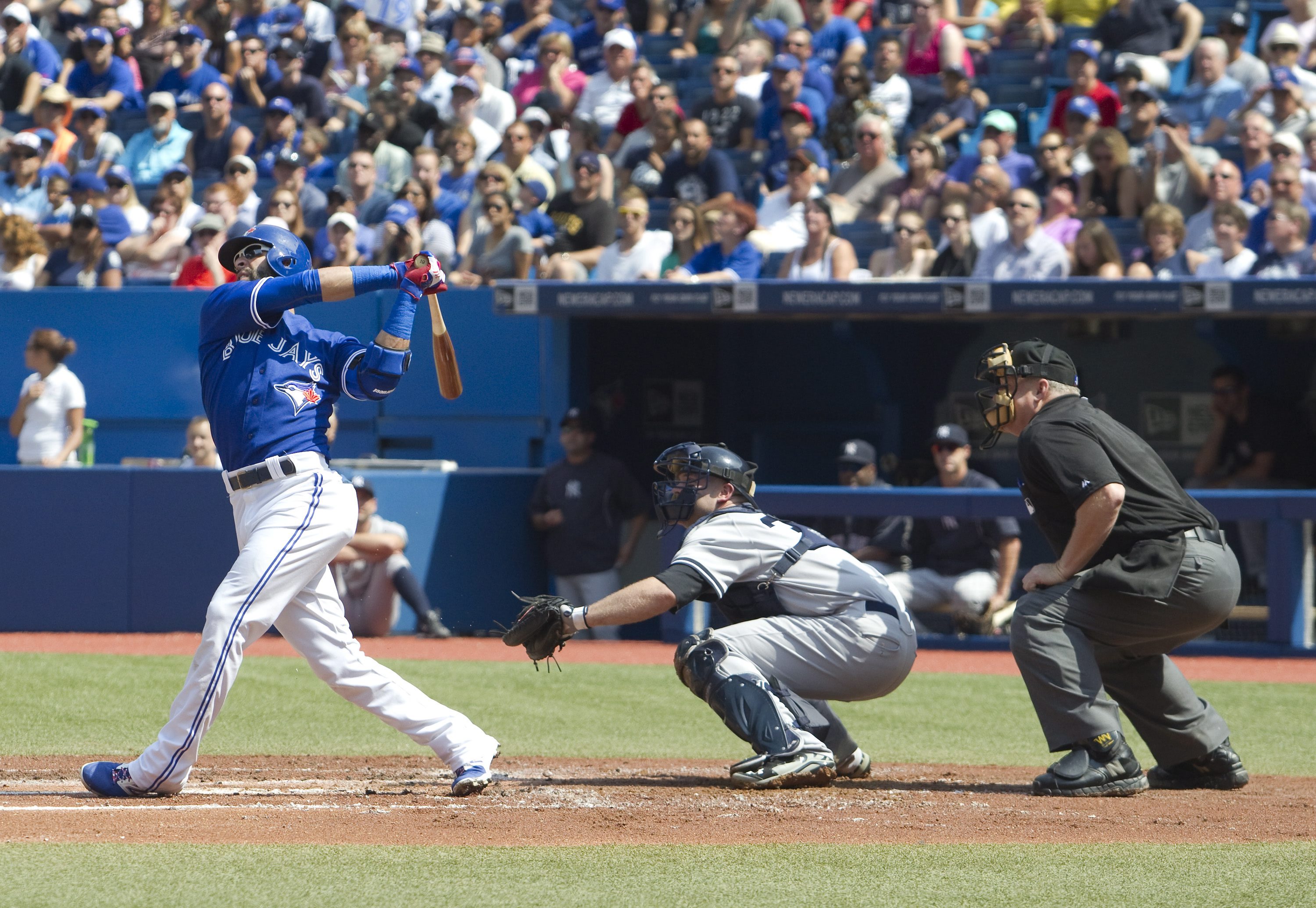 Bautista homers, Blue Jays beat Yankees 2-0
