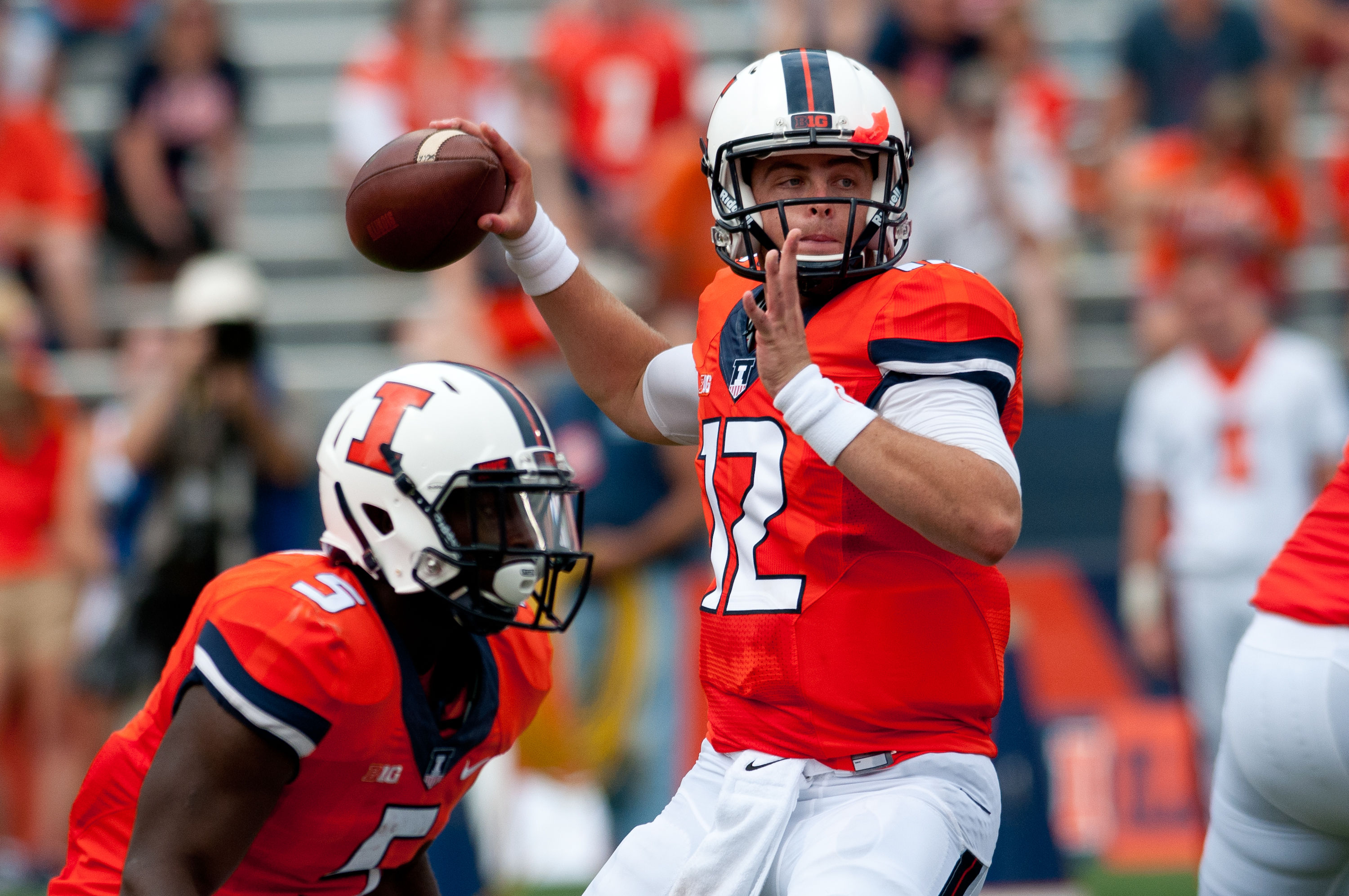 Illini, Lunt survive Youngstown scare 28-17