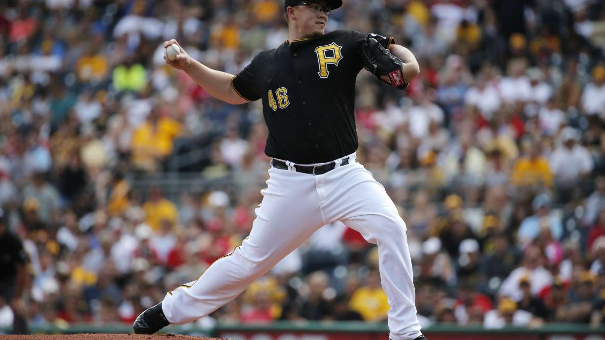 Walker, Worley lead surging Pirates past Reds 3-2