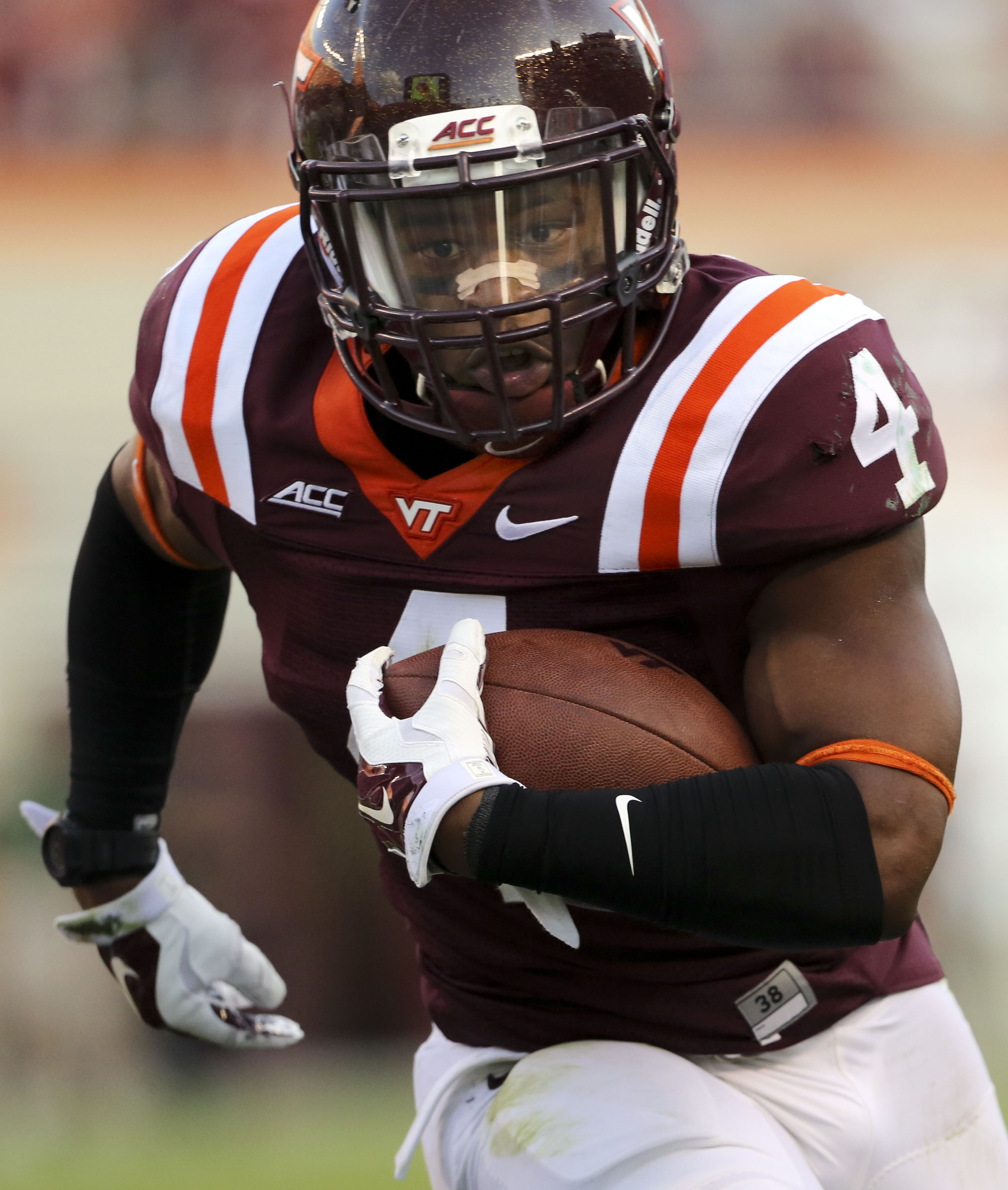 Virginia Tech beats William & Mary 34-9