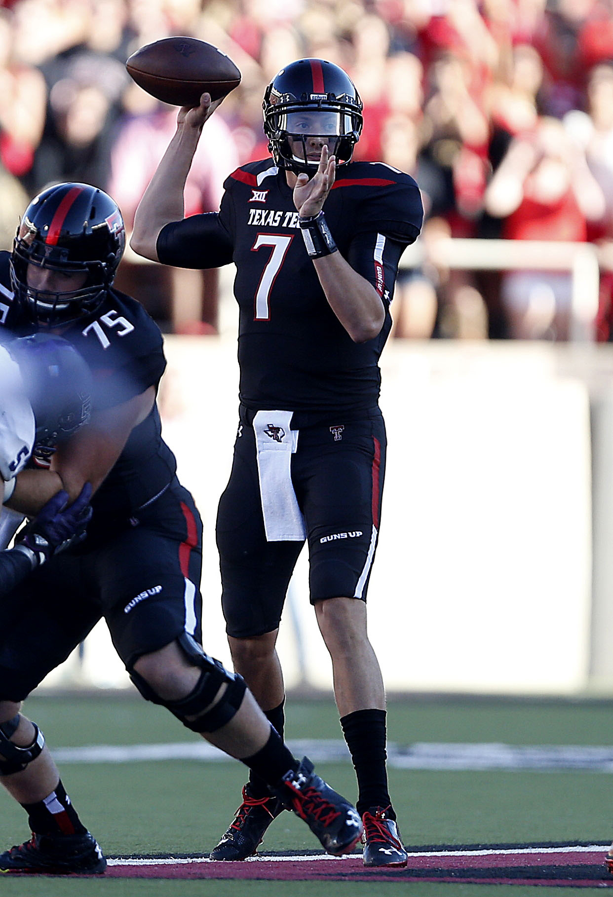 Texas Tech hangs on to beat Central Arkansas 42-35