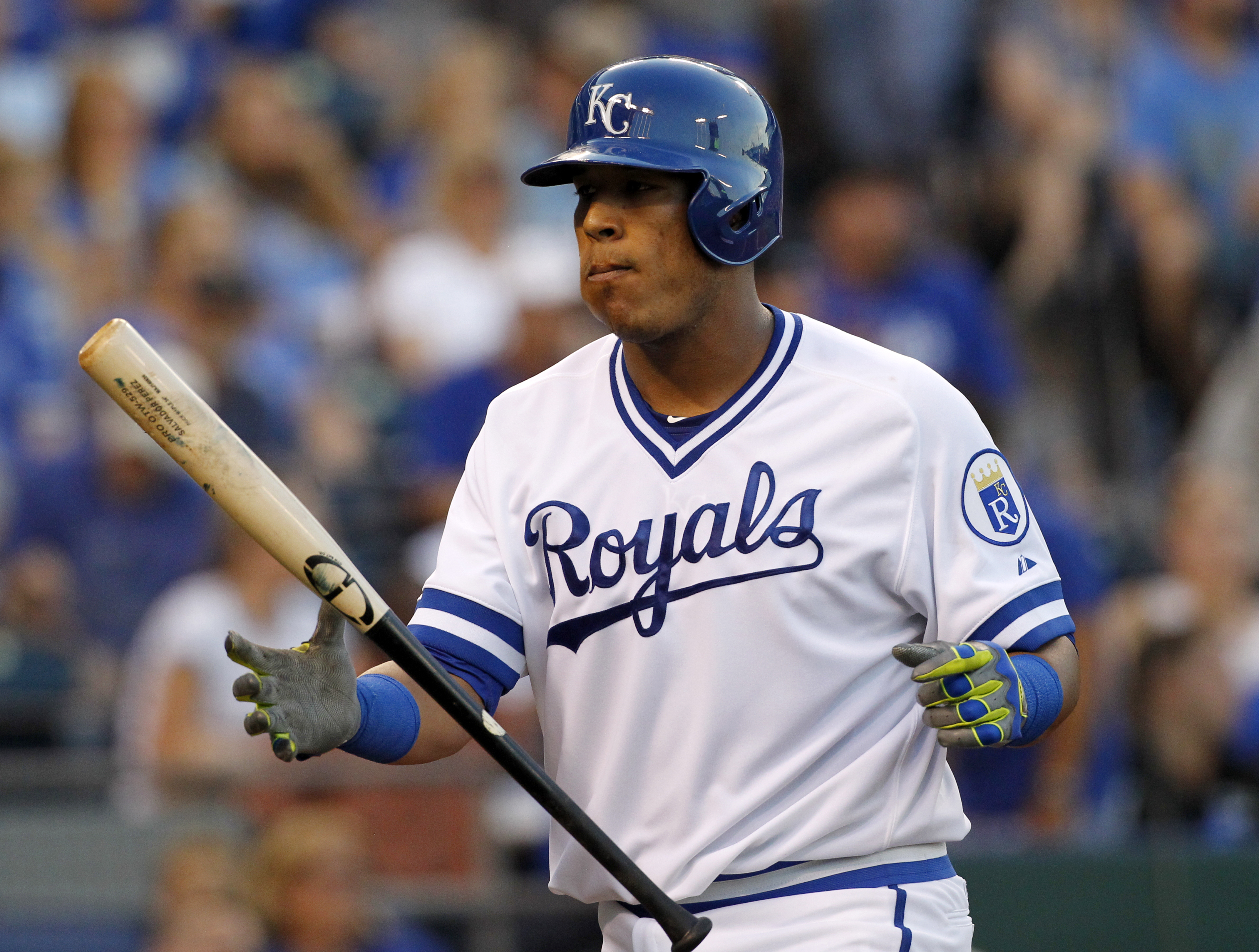 Slumping Royals lose 3-2 to Indians in 11 innings