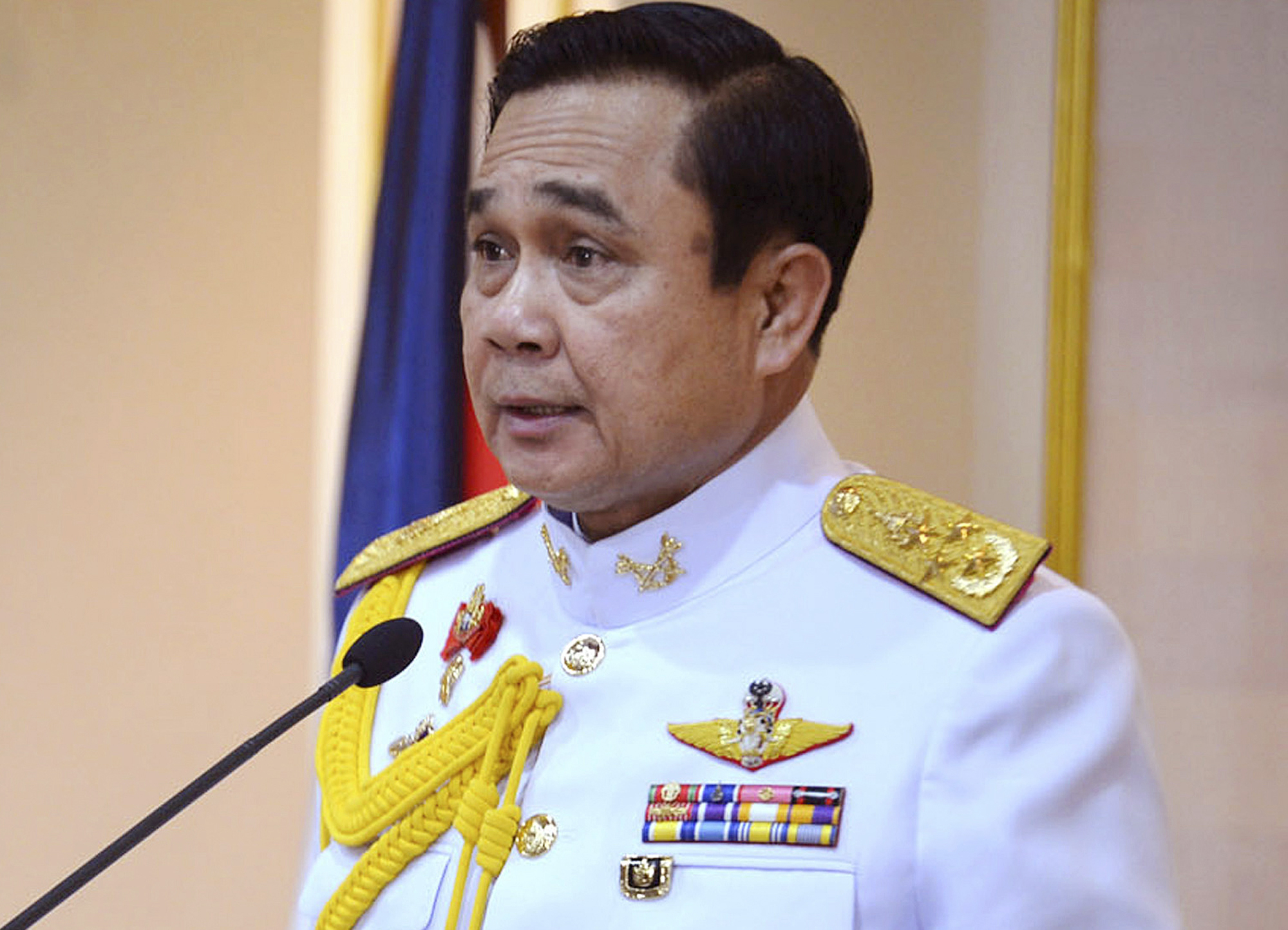 Thai junta leader stacks Cabinet with military men