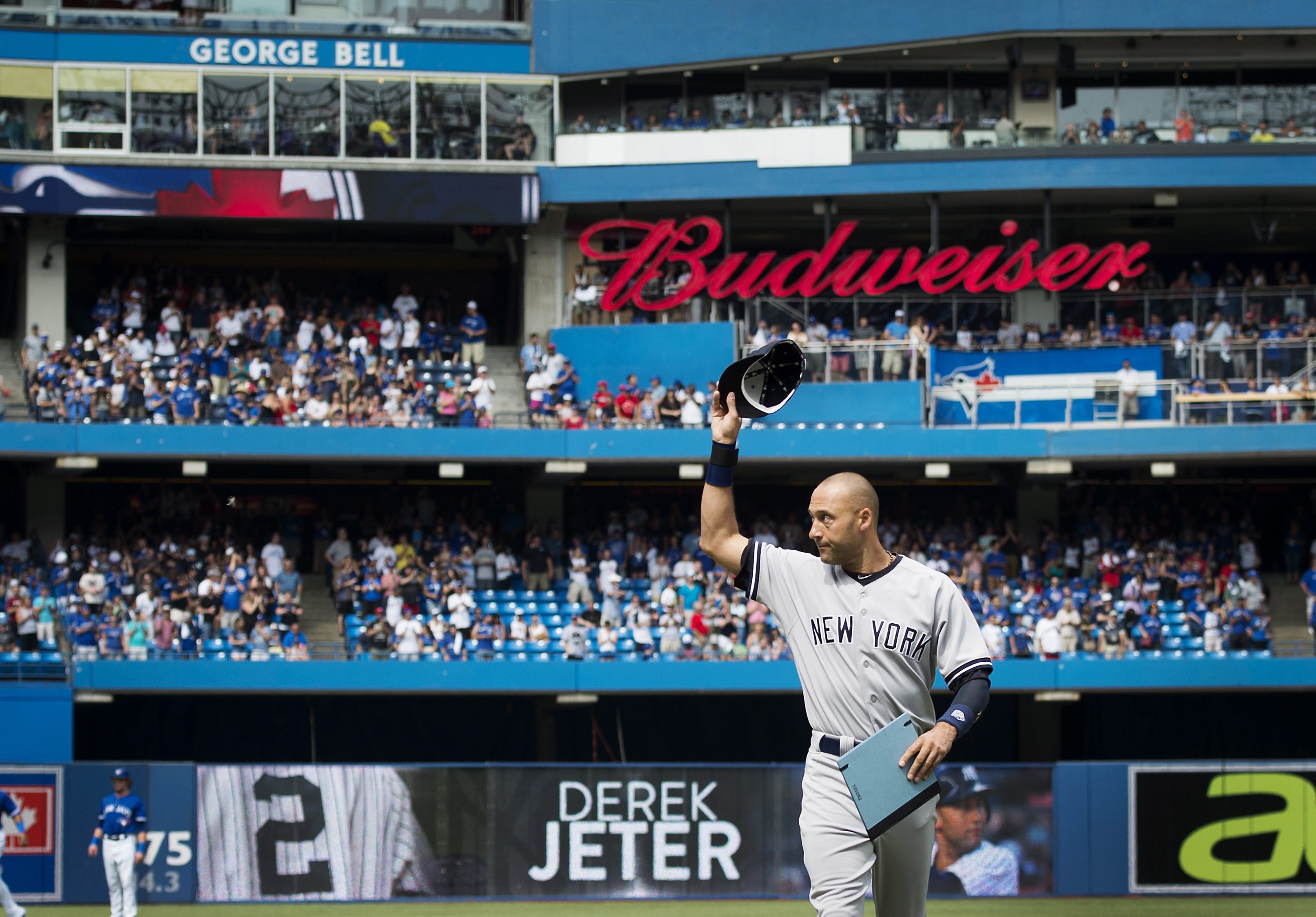 Bautista homers again, Jays rally past Yankees 4-3