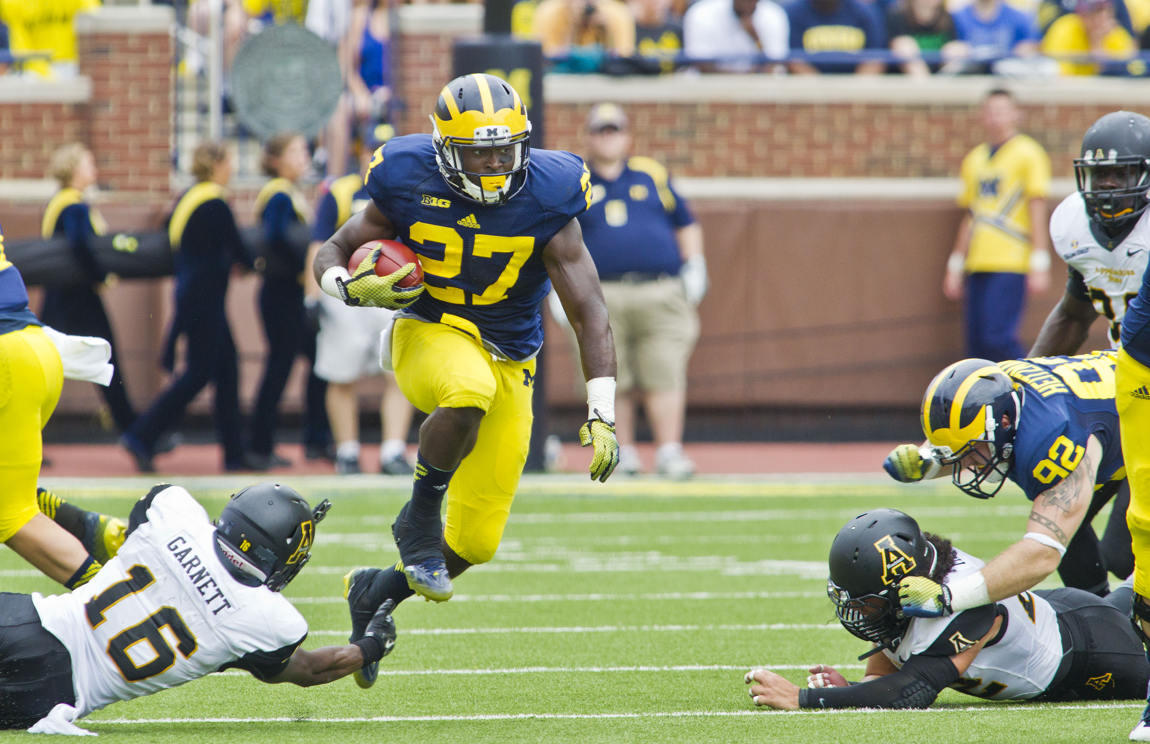 Michigan power running game looks like glory days
