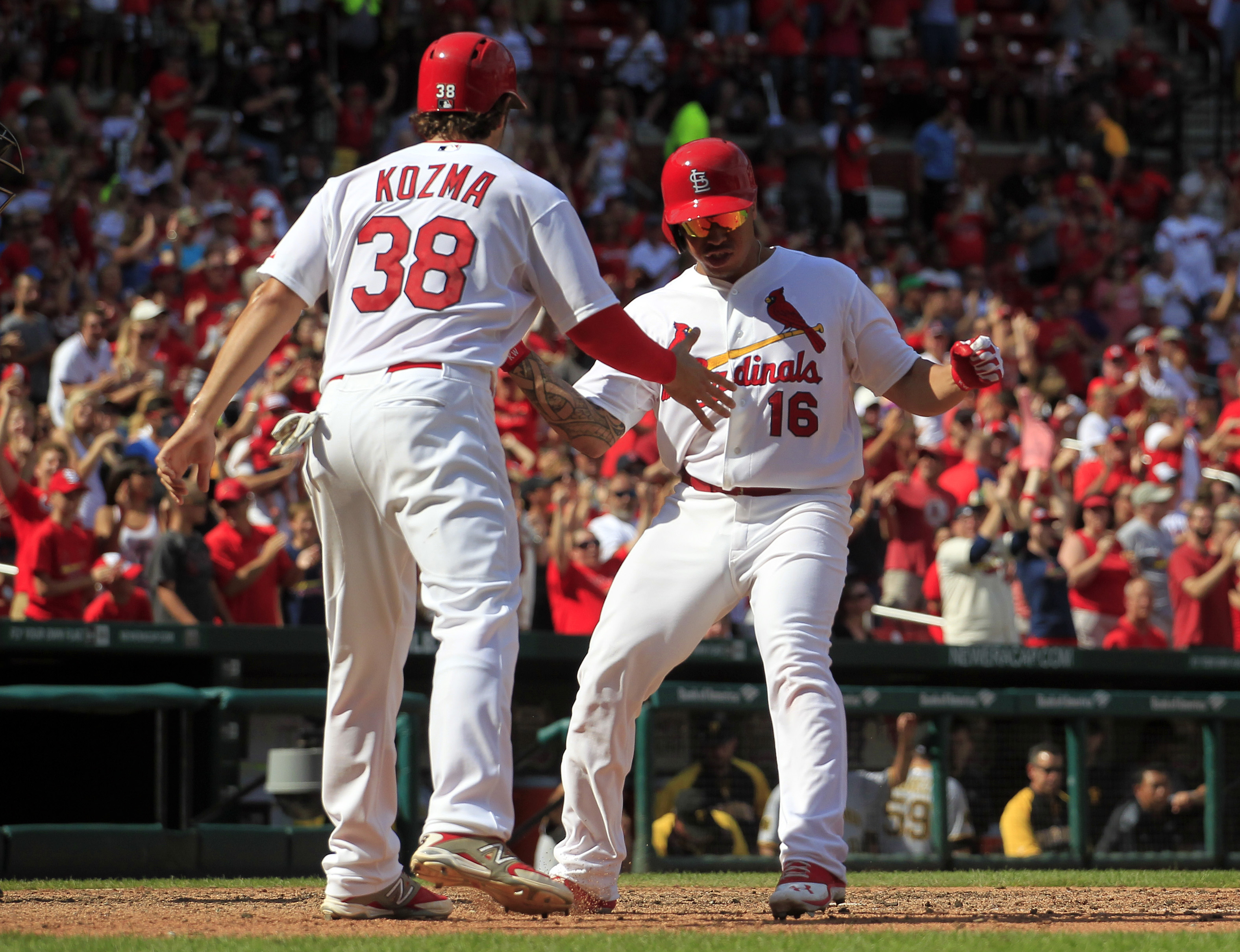 Holliday, Wong lead Cardinals past Pirates, 5-4