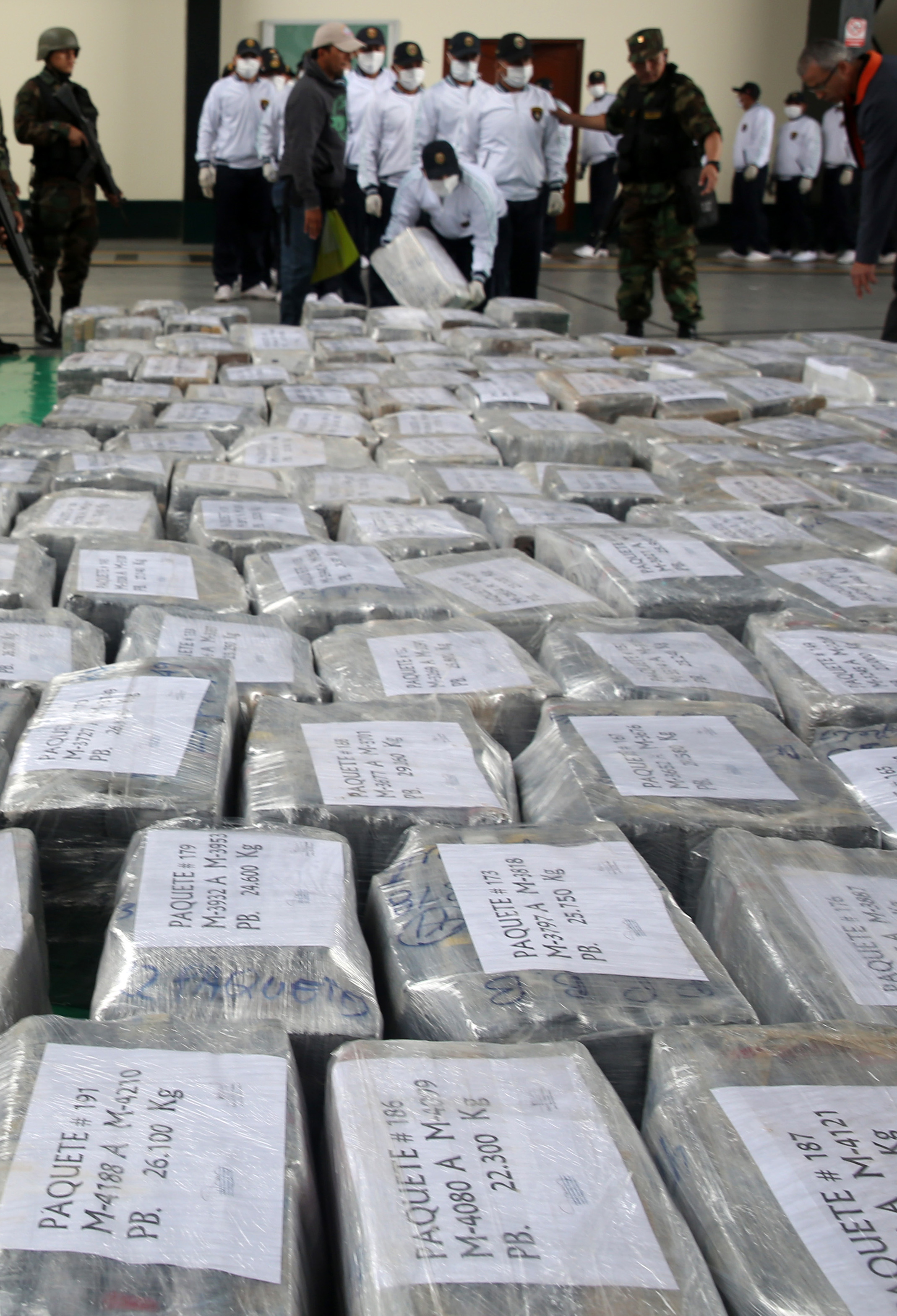 Peru police display record 7.7-ton cocaine haul