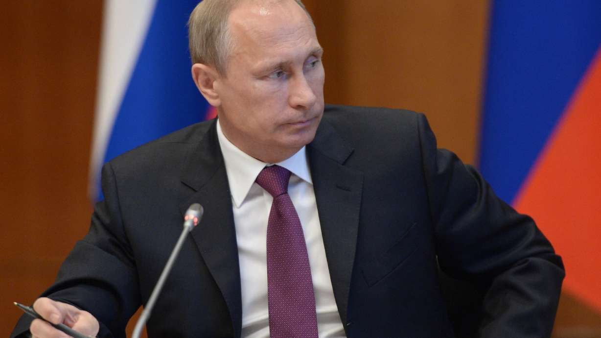 Ukrainian troops routed as Russia talks tough