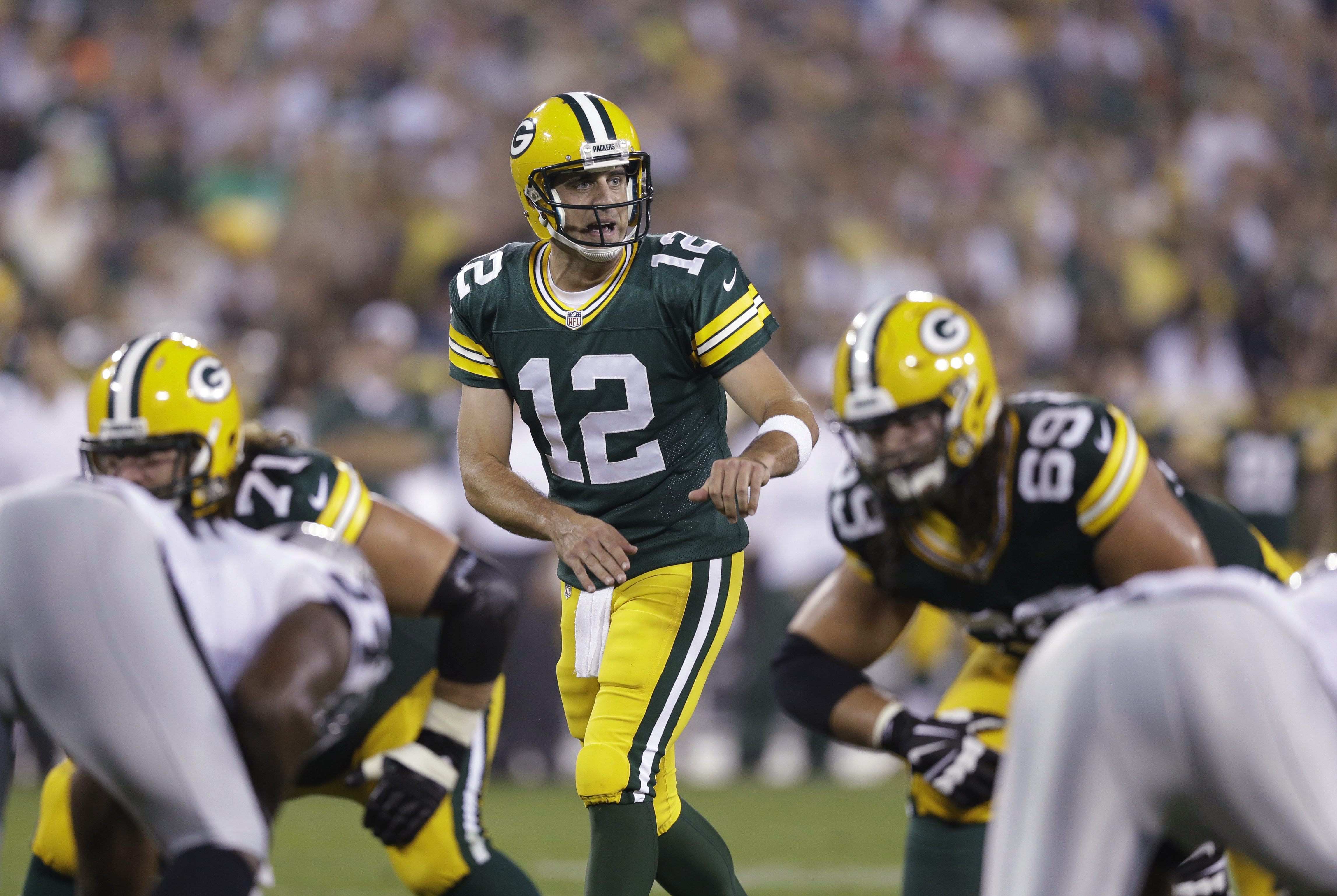 Seahawks host Packers to raise curtain on 2014