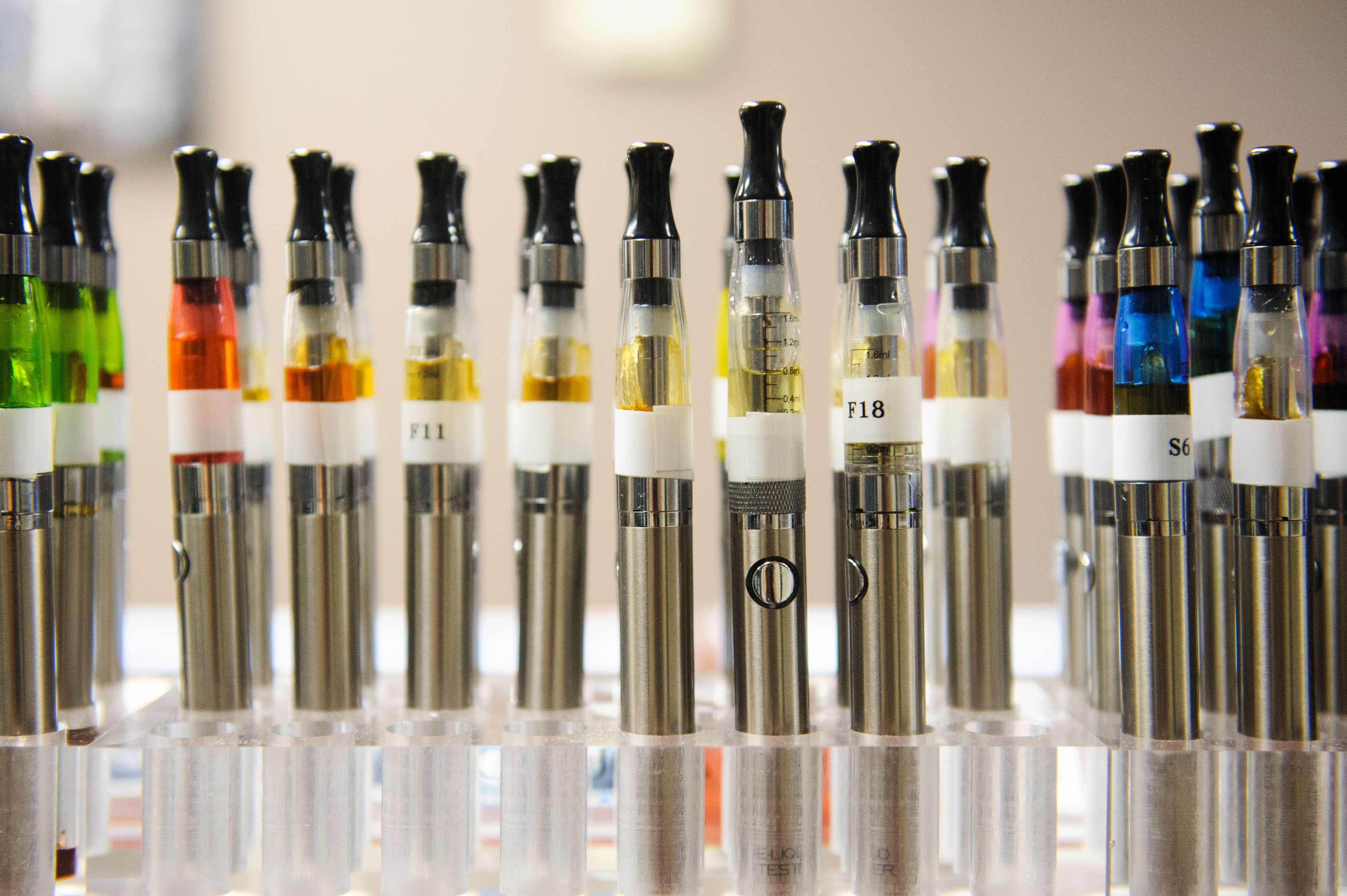 Nixon enlists health professionals on e-cigarettes | KSL.com