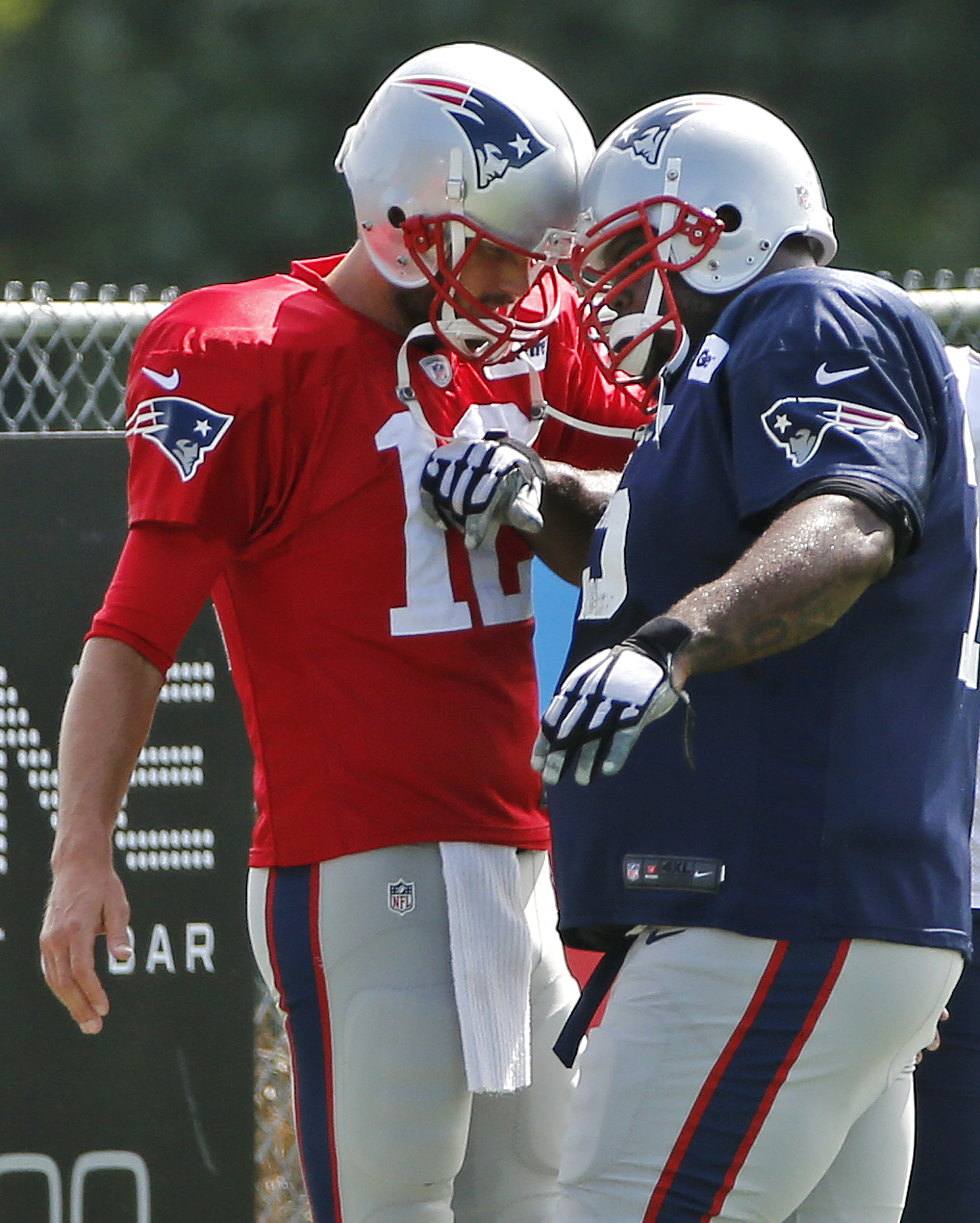 Brady throwing to familiar receiving corps