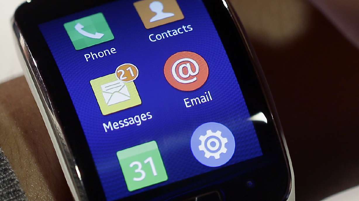 Review: Samsung phones impress, but new apps key