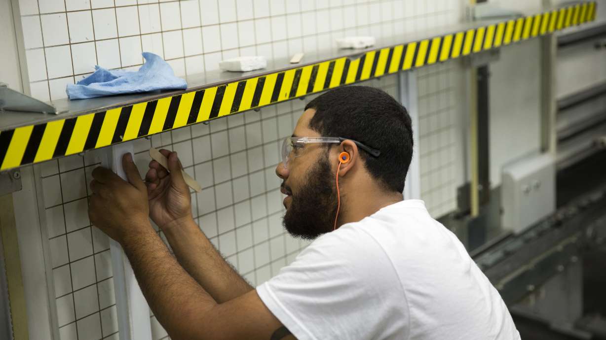 US worker productivity up 2.3 percent in 2Q