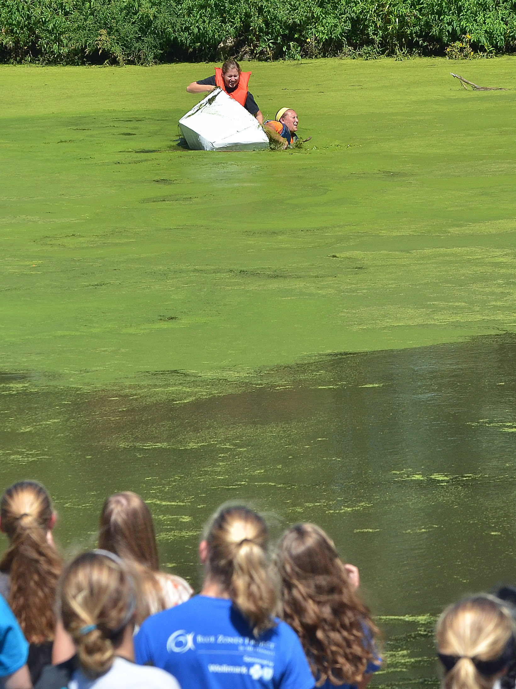 Muscatine students get wet in boat-building effort