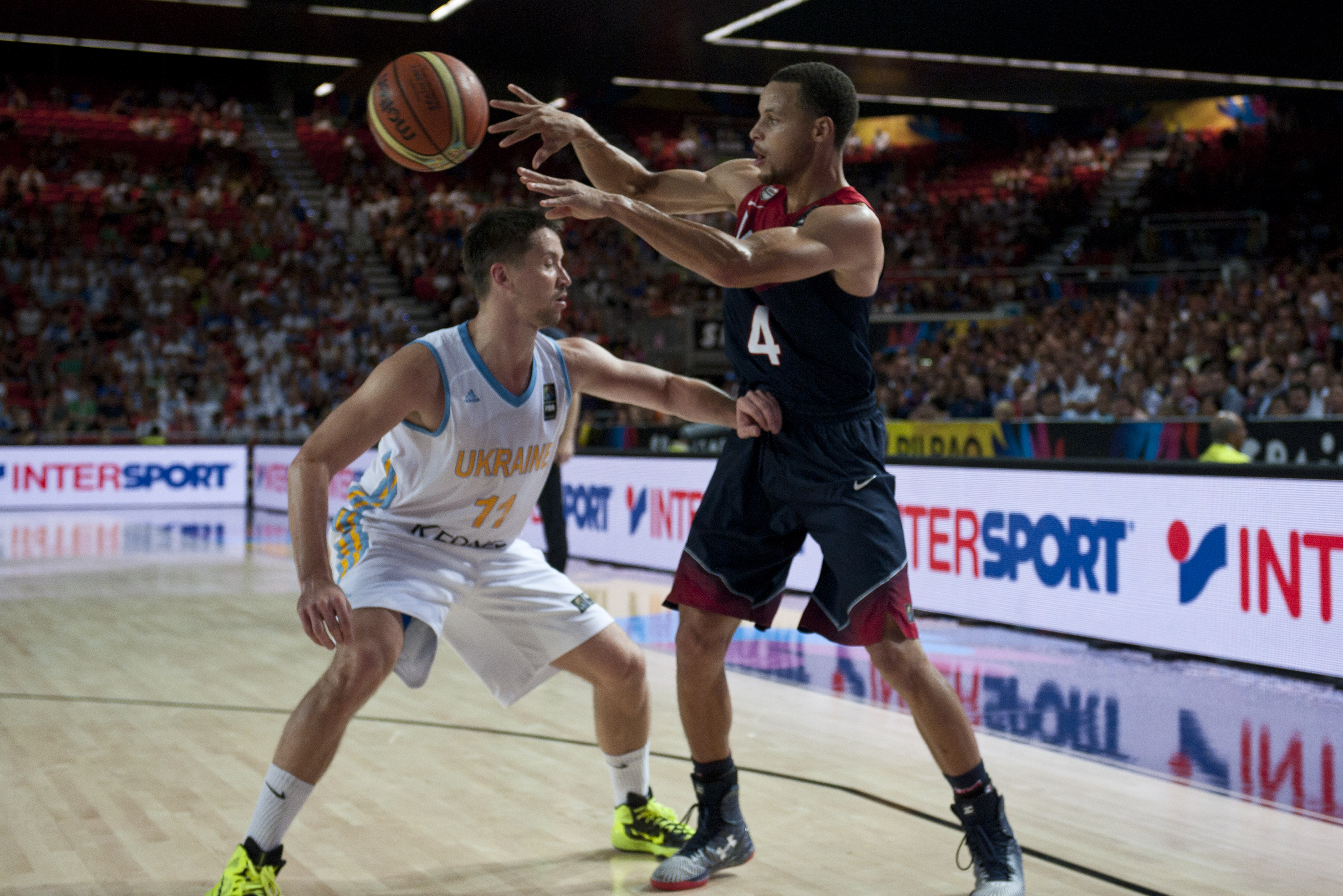 US tops Ukraine to finish basketball worlds group
