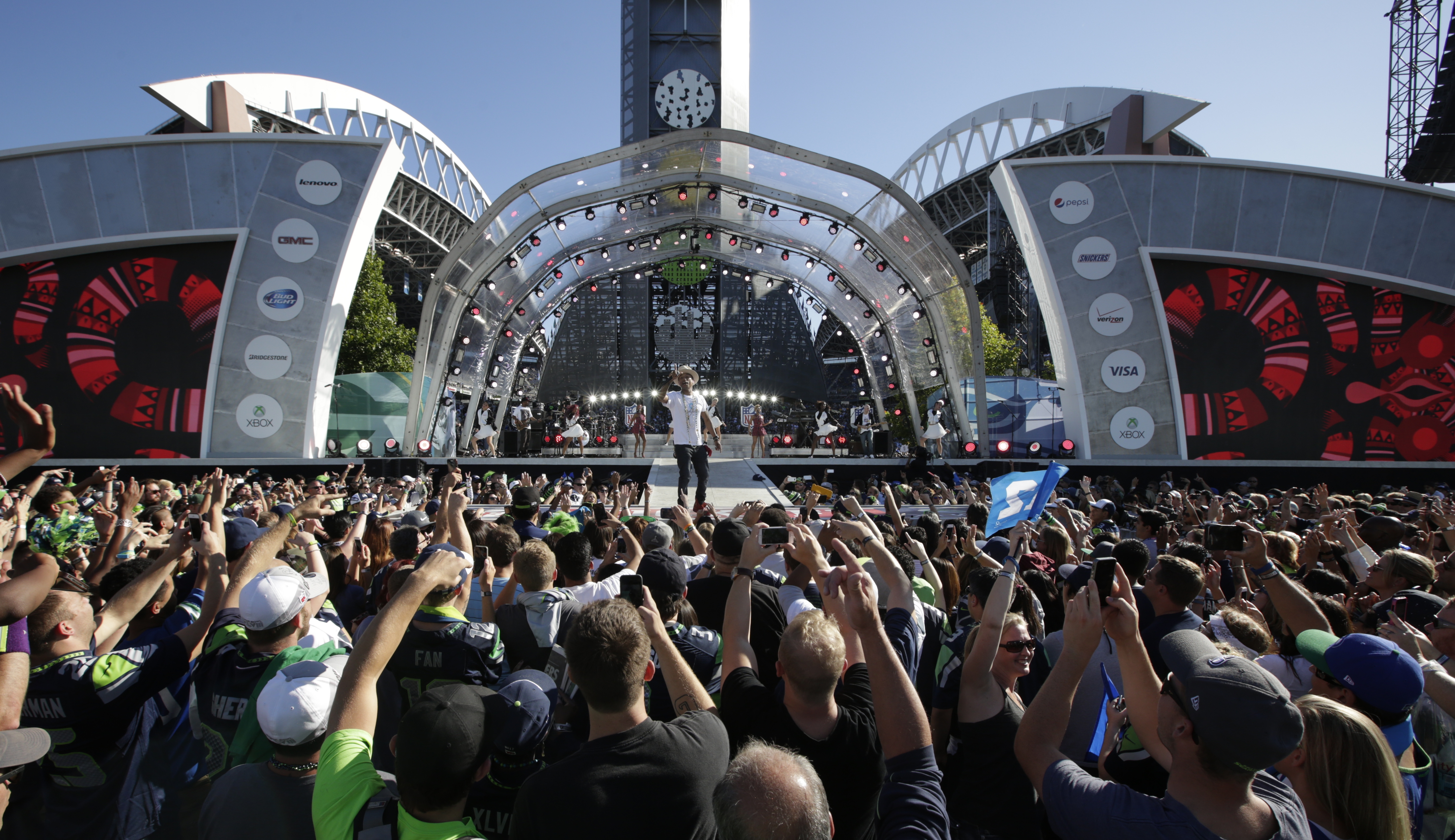 Seattle unveils Super Bowl banner during pregame