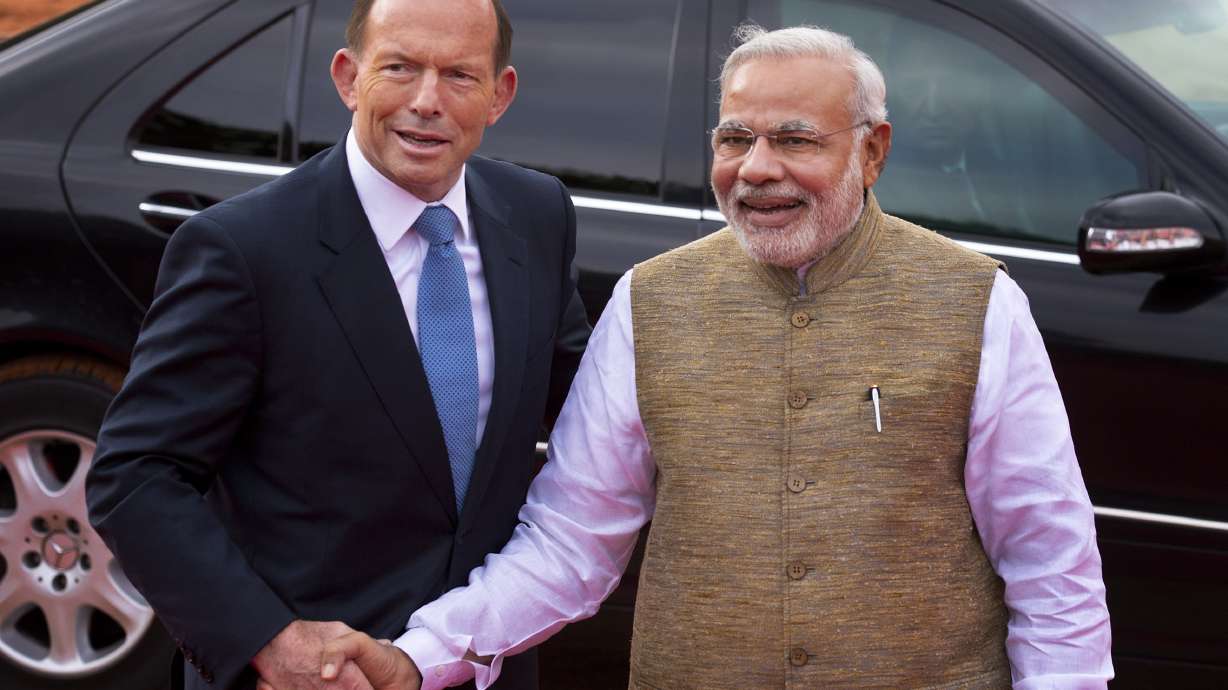Australia signs uranium export deal with India