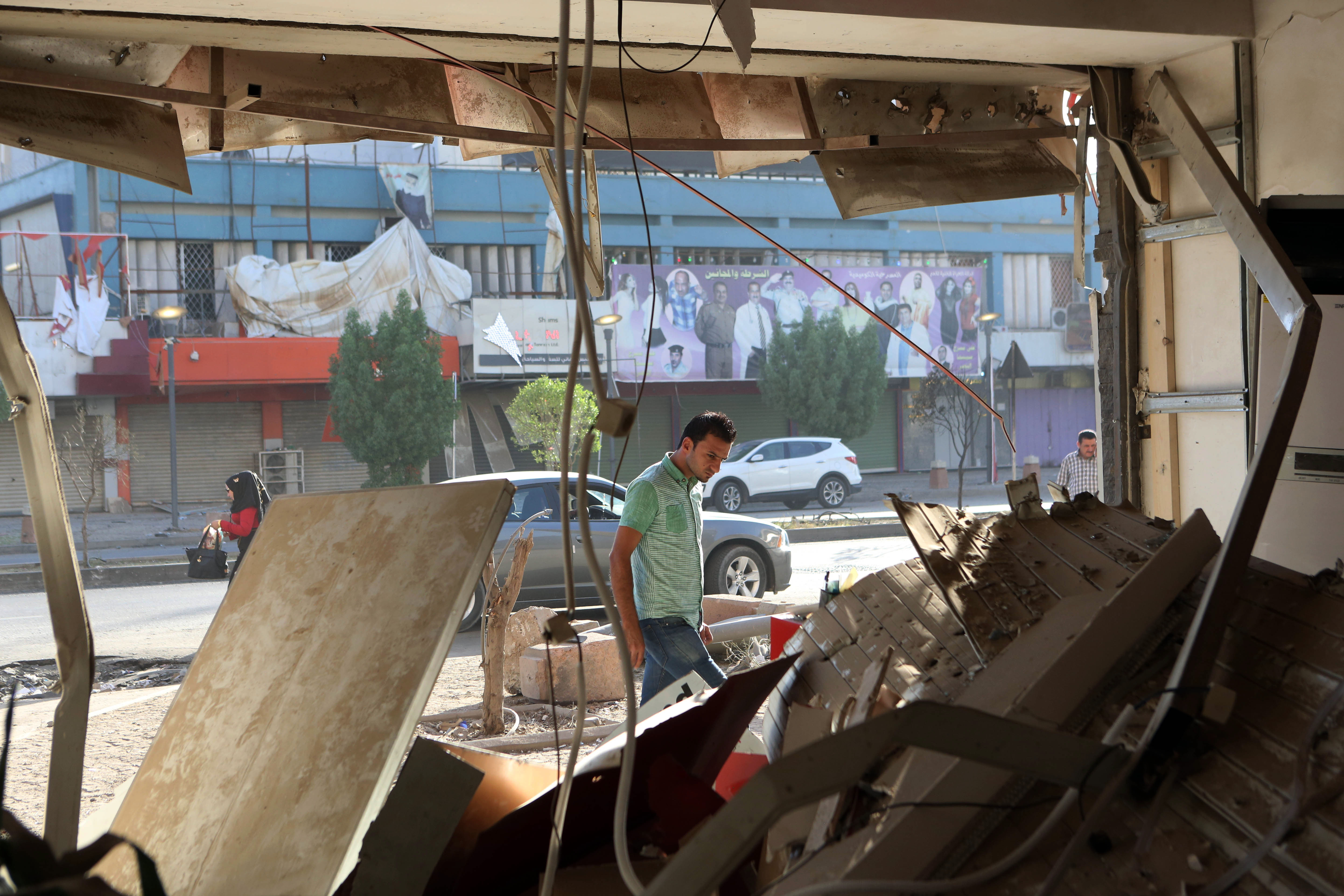 Iraq attacks kill 17 as mass grave found