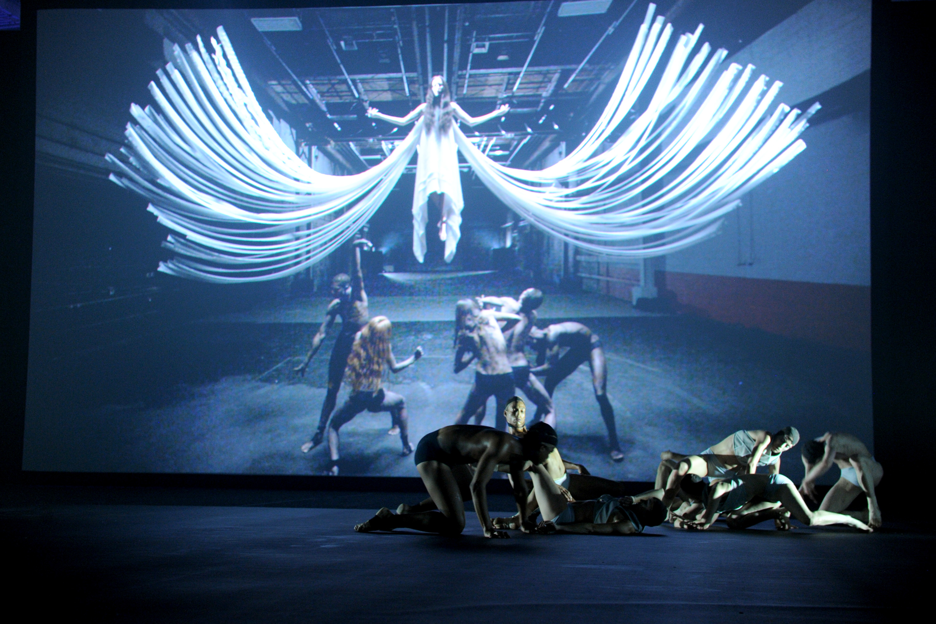 Gareth Pugh puts on a NY fashion show _ sort of