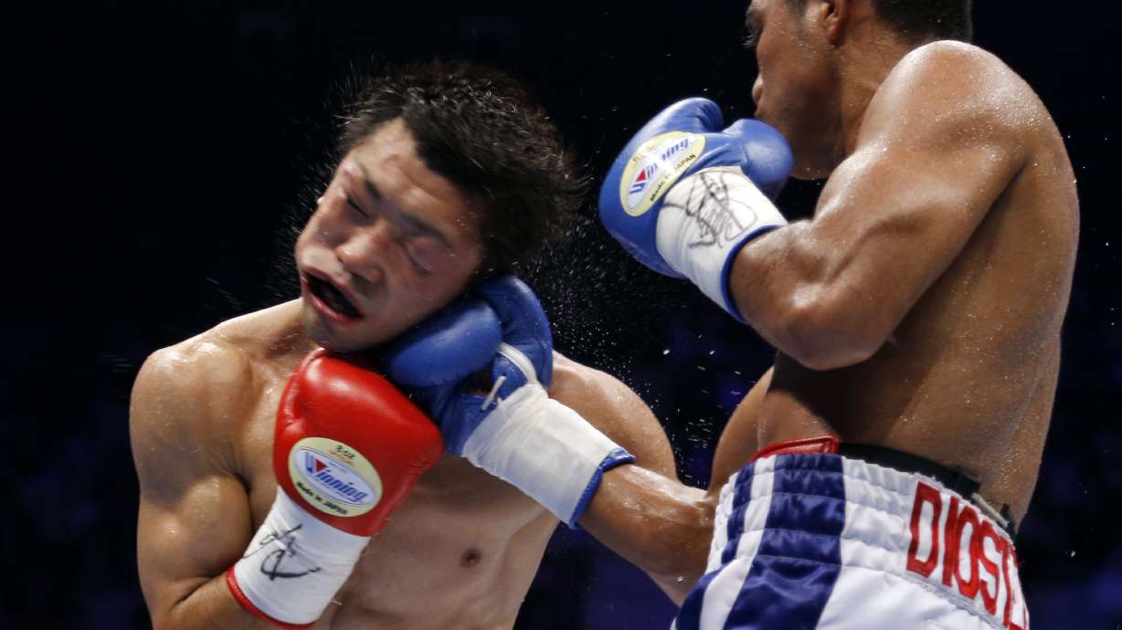 Gonzalez beats Yaegashi TKO9 to win flyweight belt
