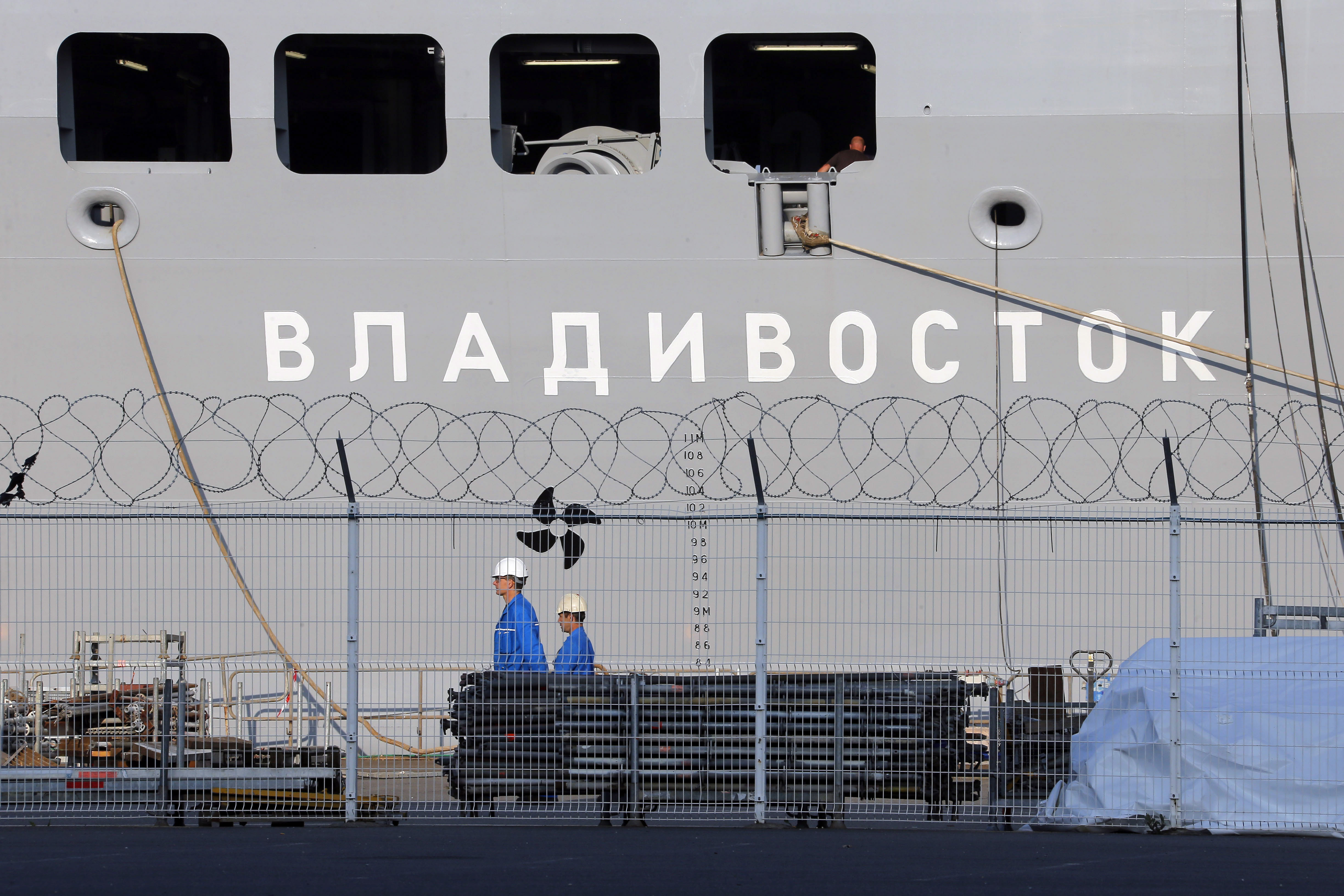 Russian sailors in limbo in French port