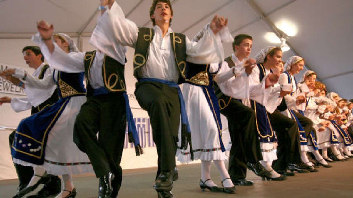 Sumérjase en la cultura griega en uno de los festivales más económicos y divertidos de UT