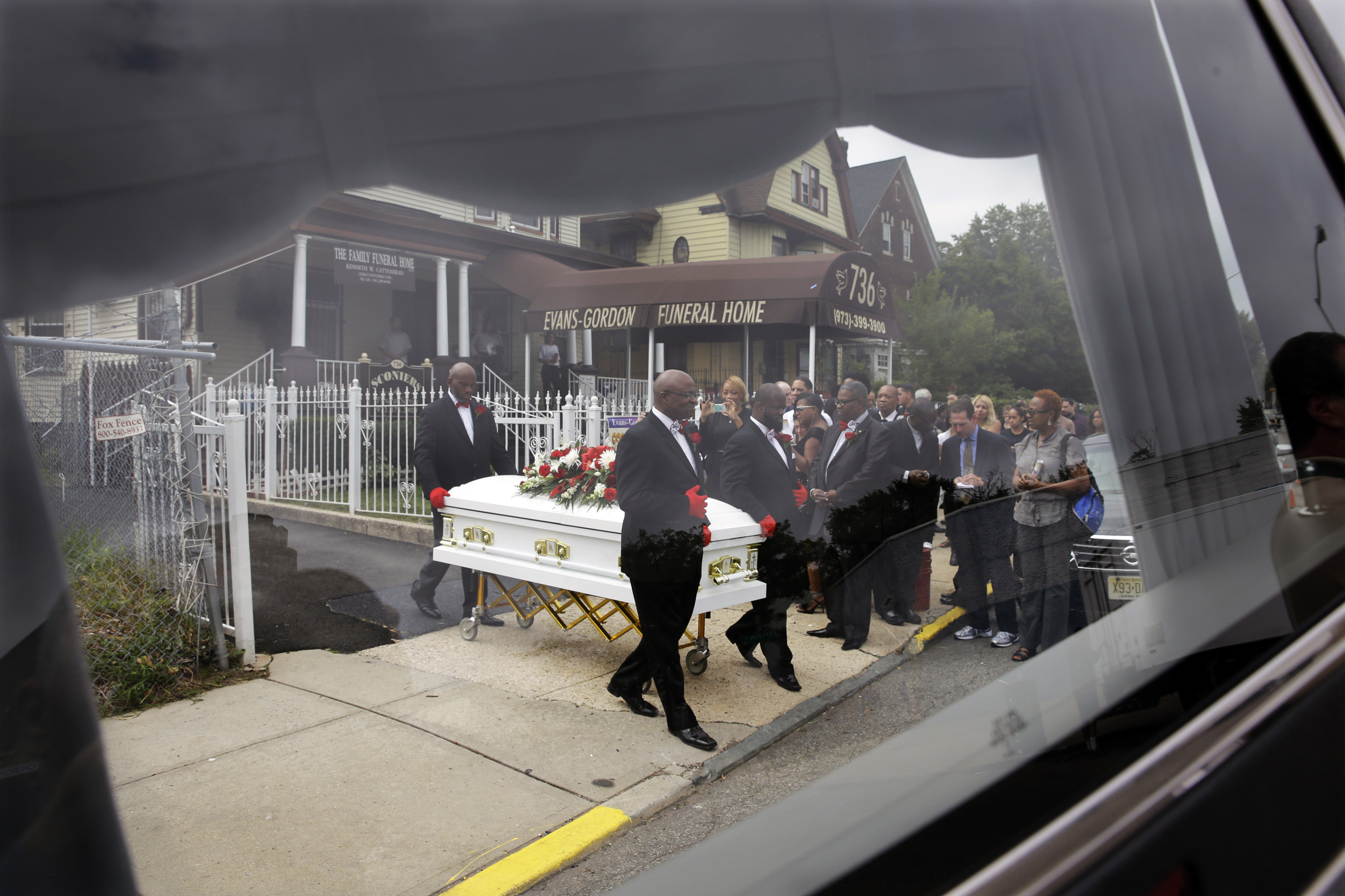 Friends mourn woman who died napping between jobs
