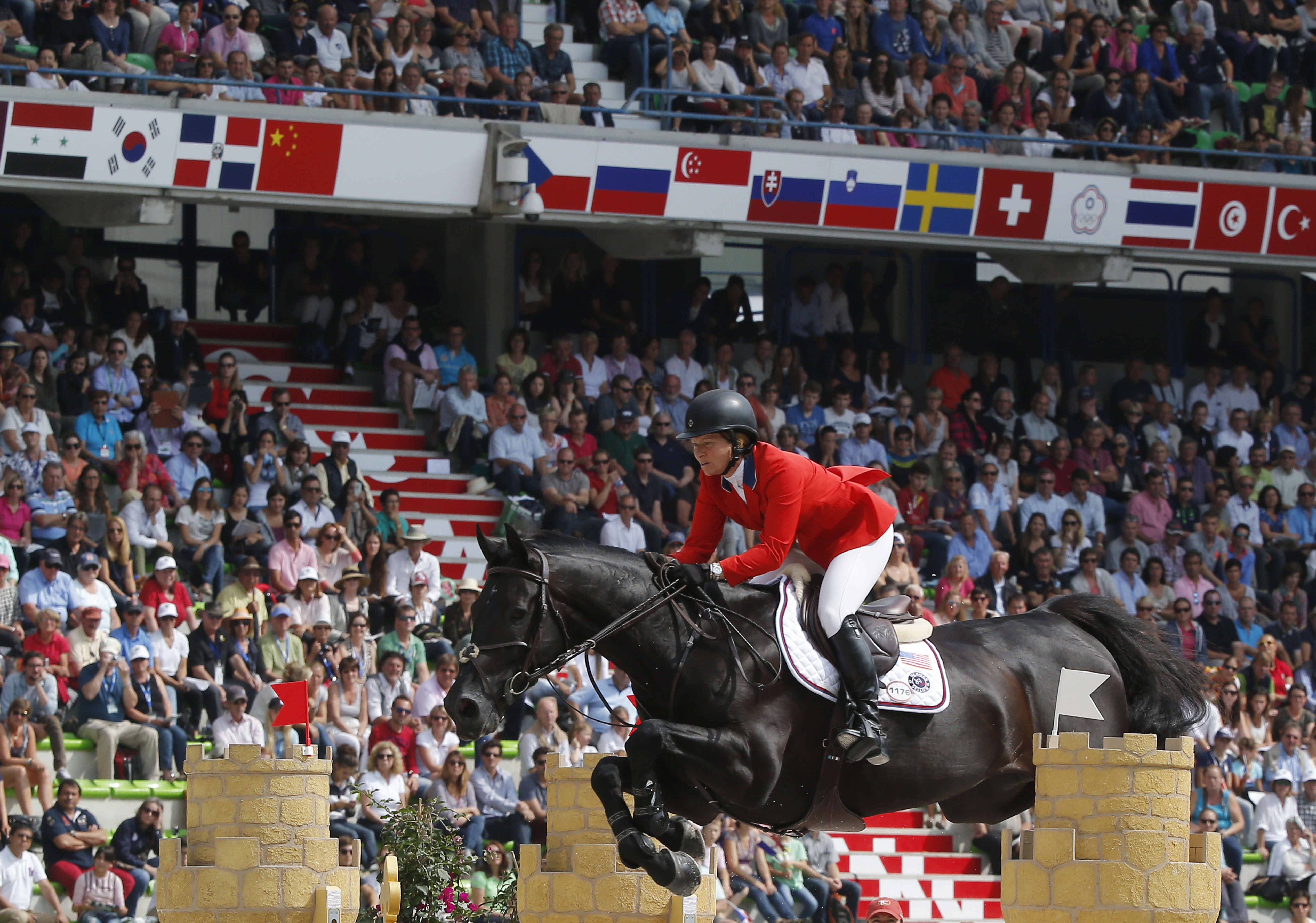 Delaveau lives up to home hype in equestrian games