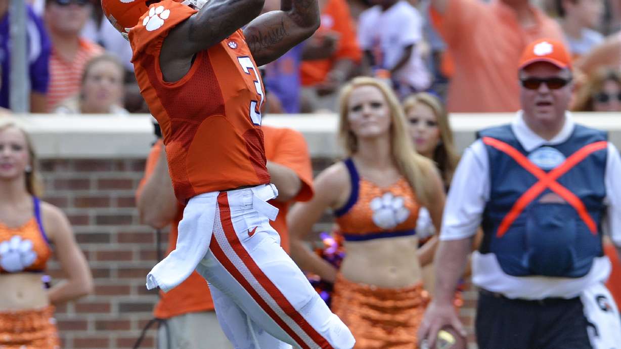 No. 23 Clemson revs up offense in 73-7 win